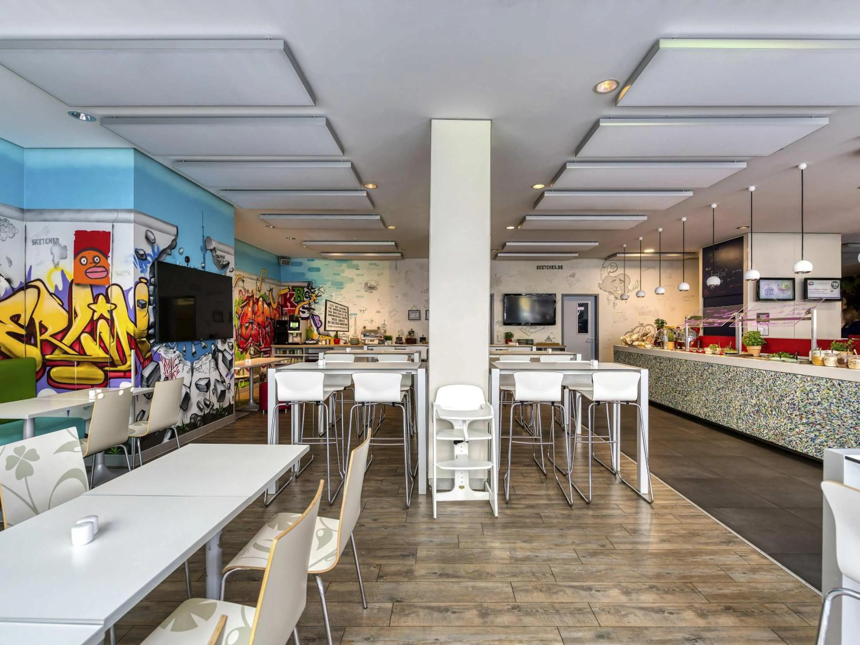 Breakfast in ibis Styles Hotel Berlin Mitte