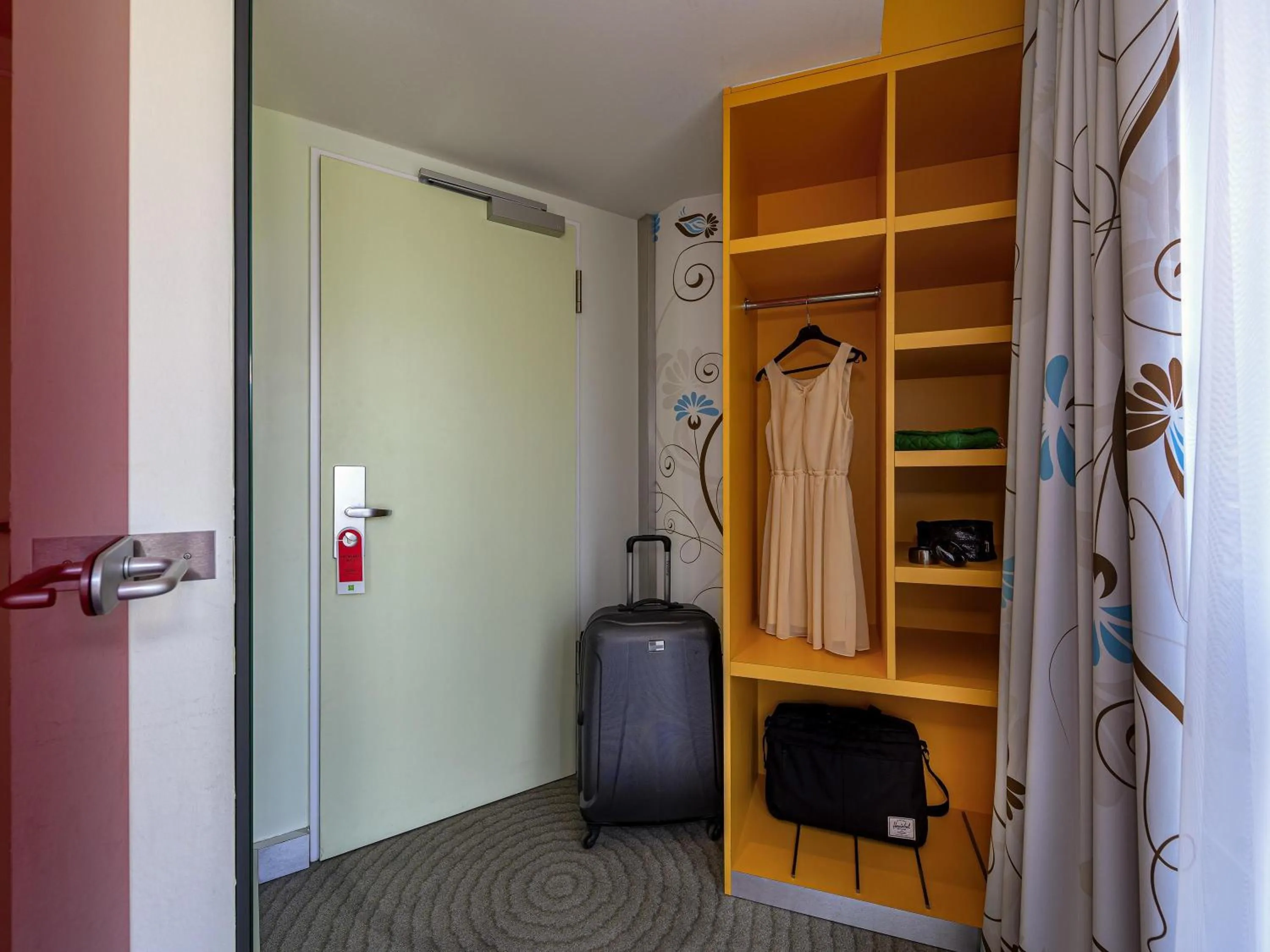 Bedroom in ibis Styles Hotel Berlin Mitte