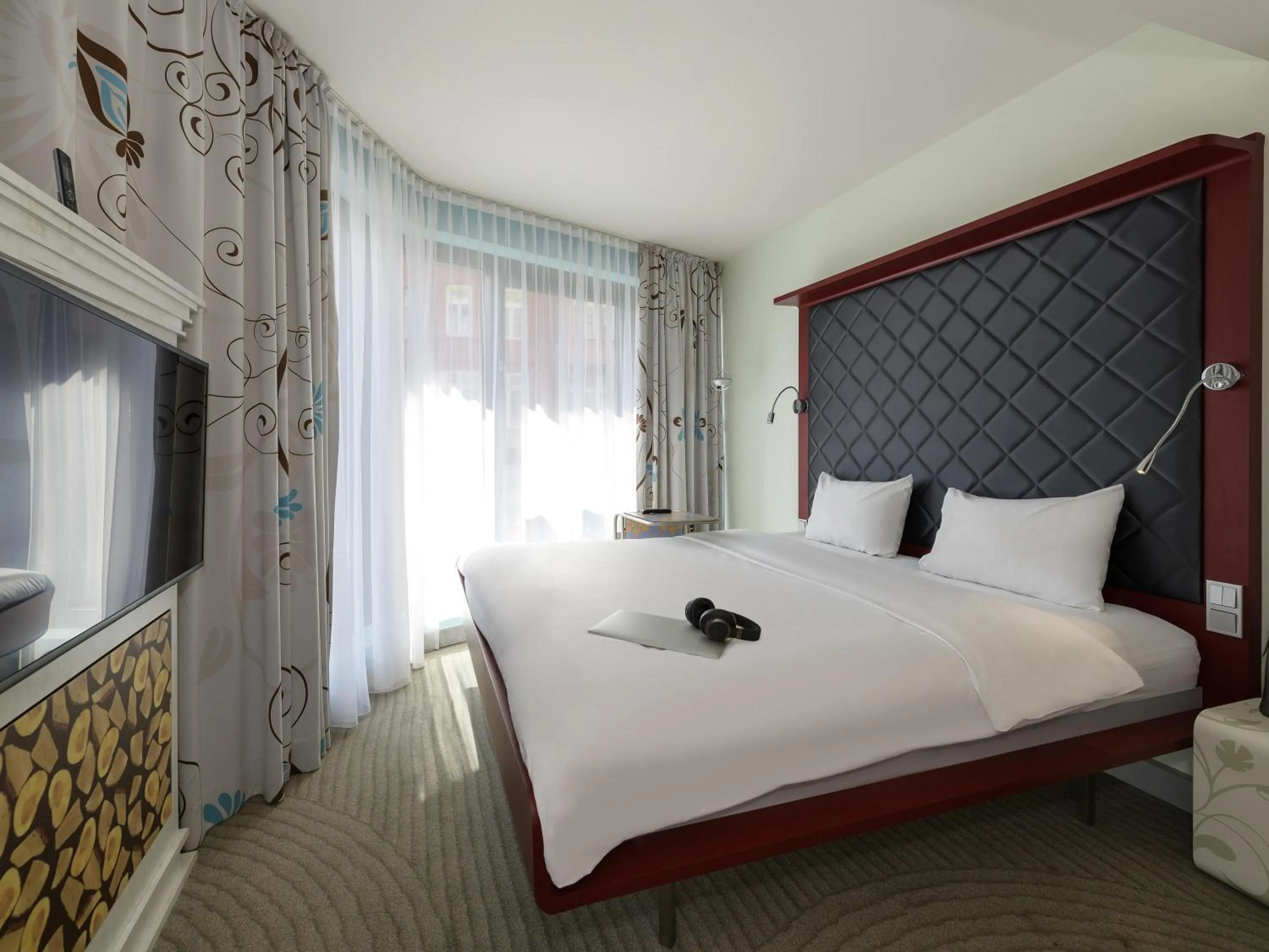 Bedroom, Bed in ibis Styles Hotel Berlin Mitte