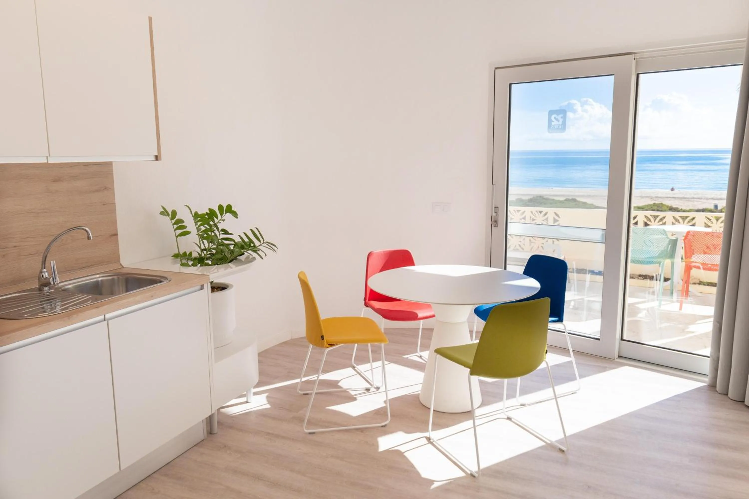 R2 Maryvent Beach Apartments