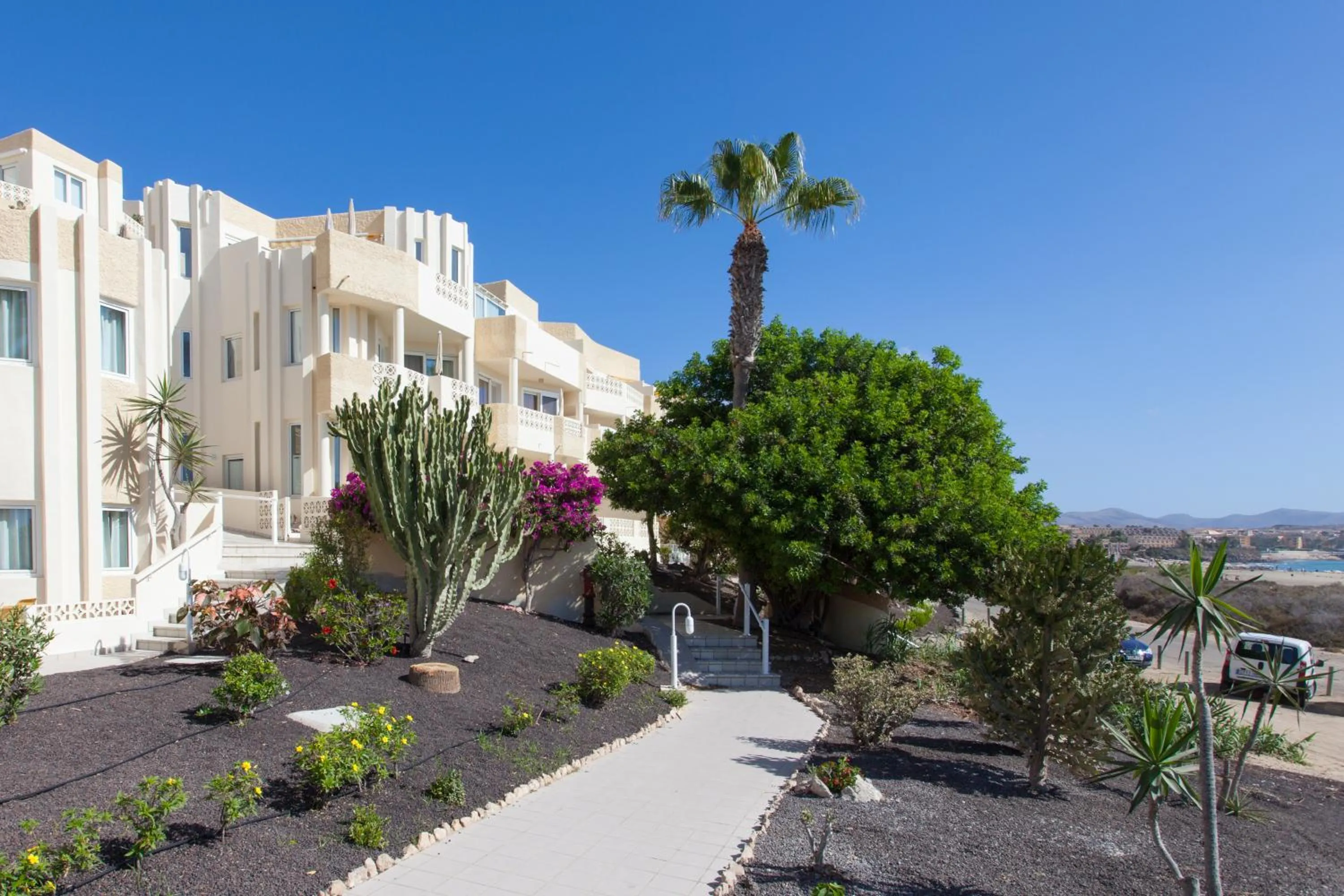 R2 Maryvent Beach Apartments