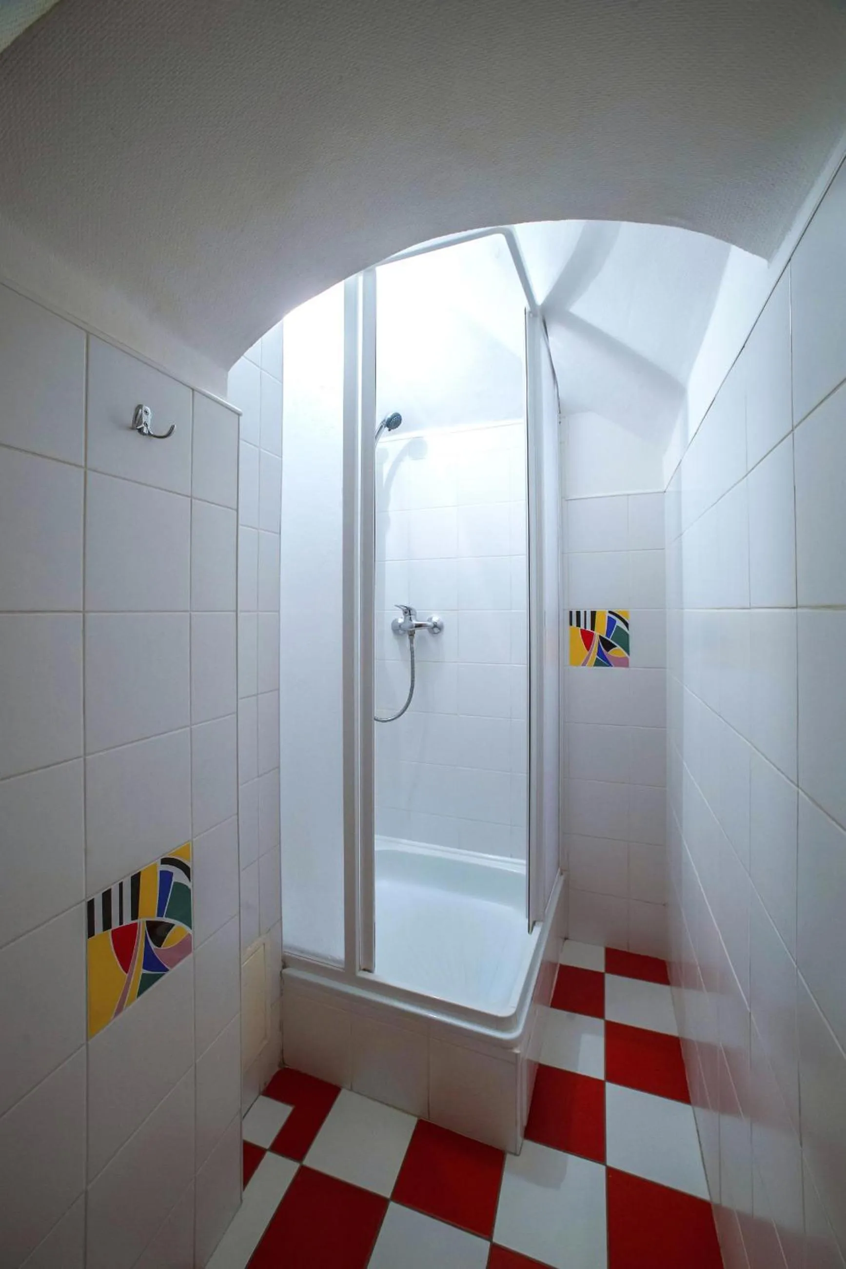 Shower in Express Guest House