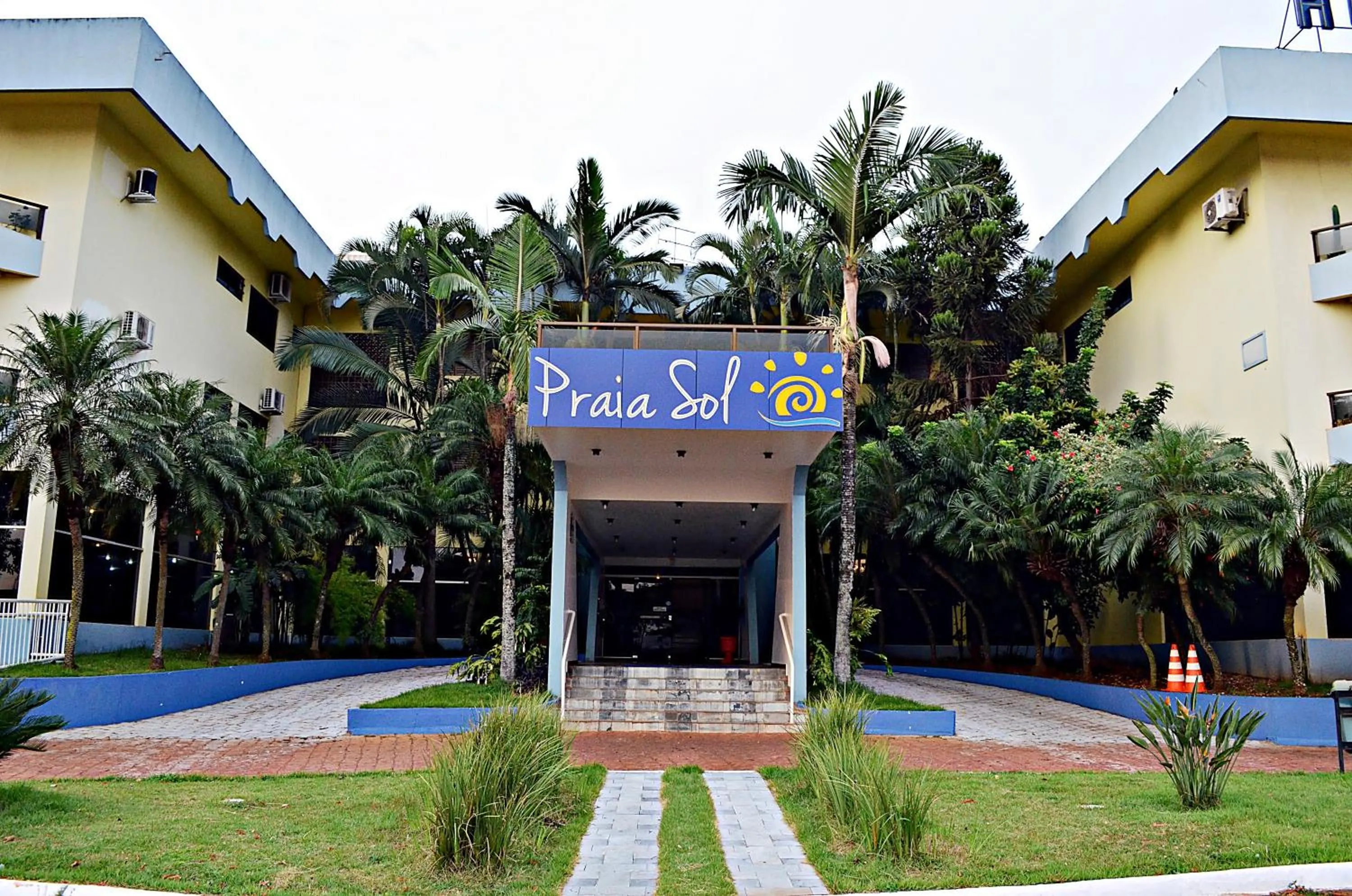 Facade/entrance in Praia Sol Hotel
