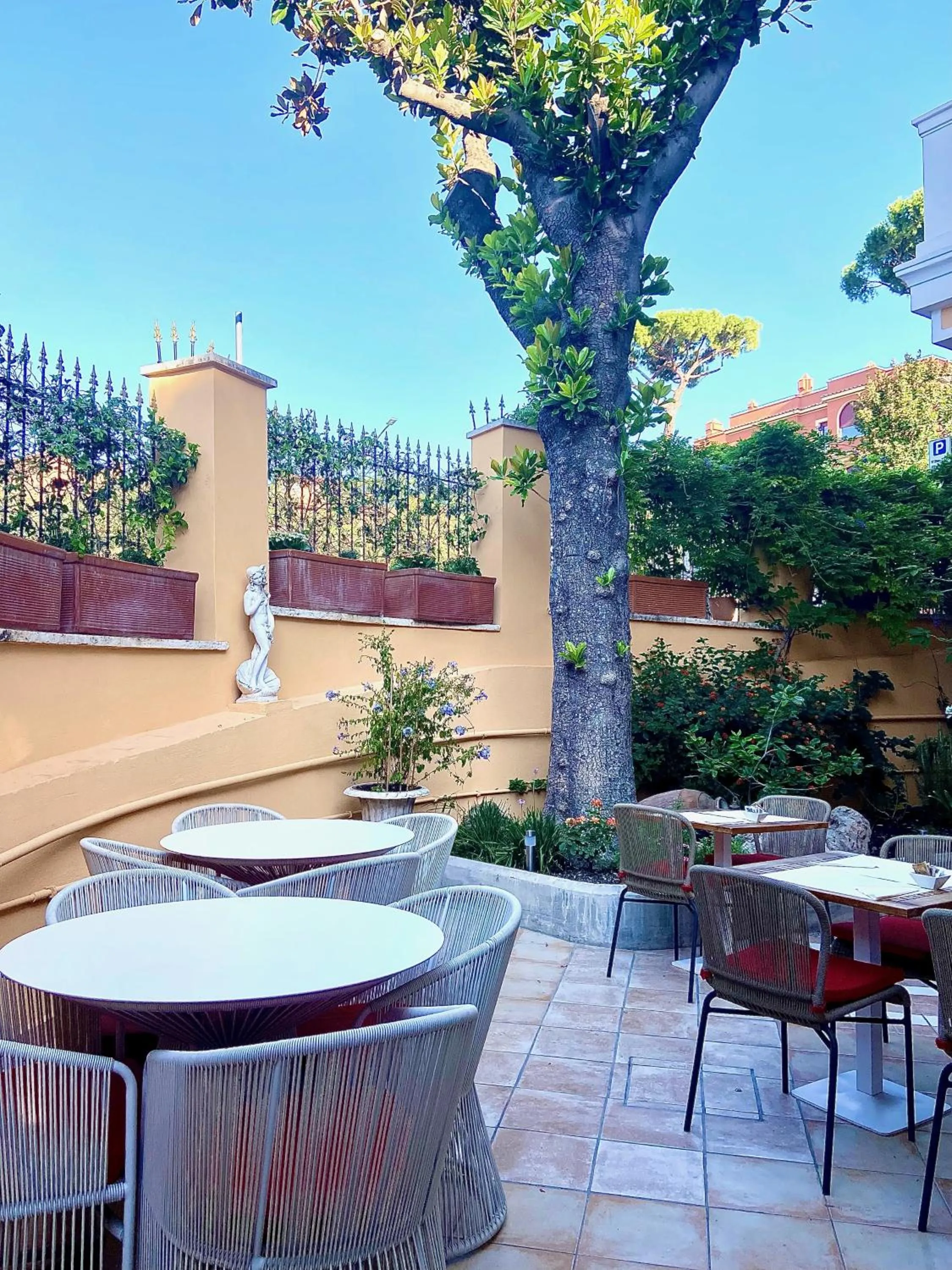 Patio in Sourire Hotel