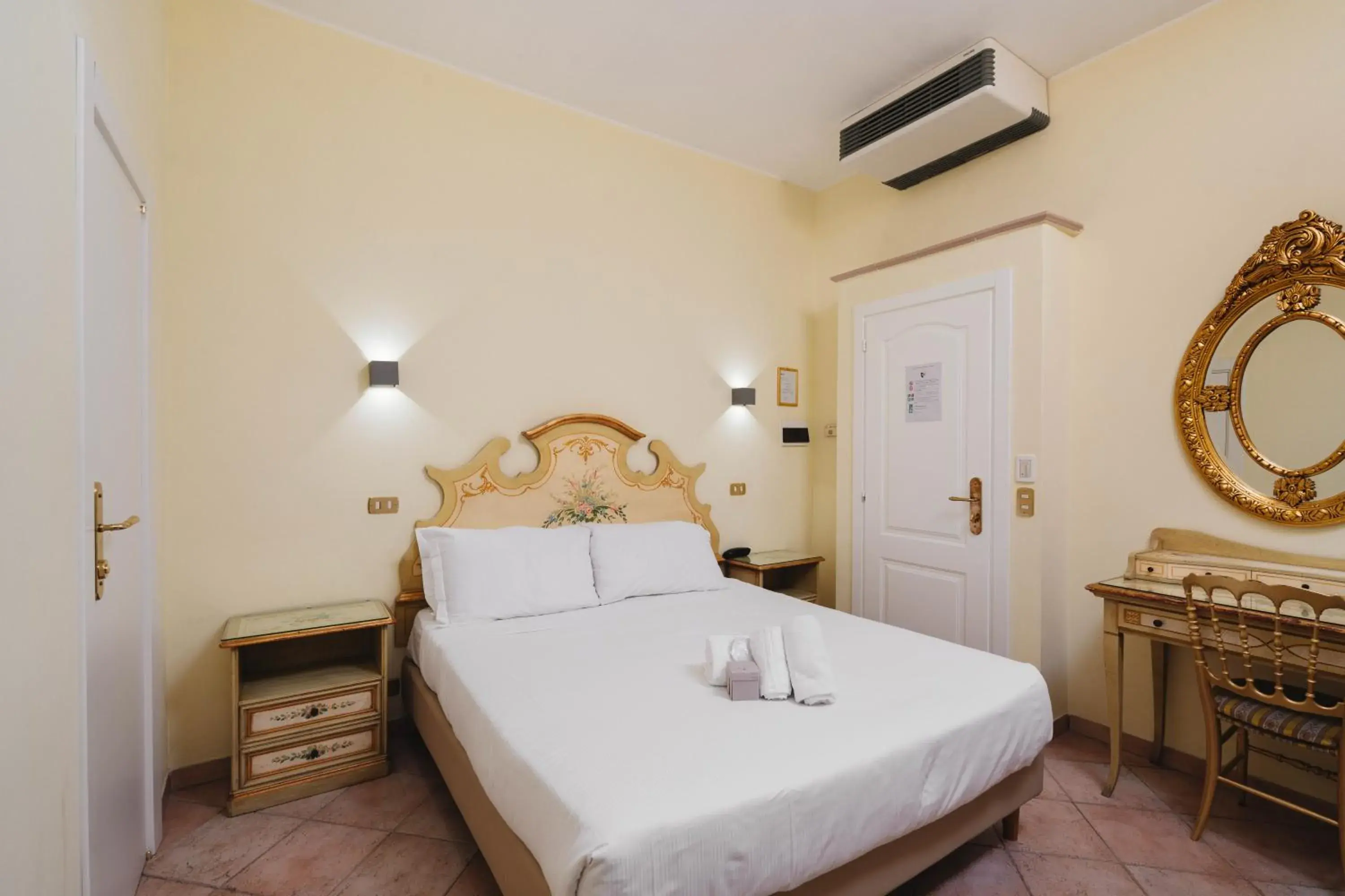 Bed in Sourire Hotel Bed in Sourire Hotel