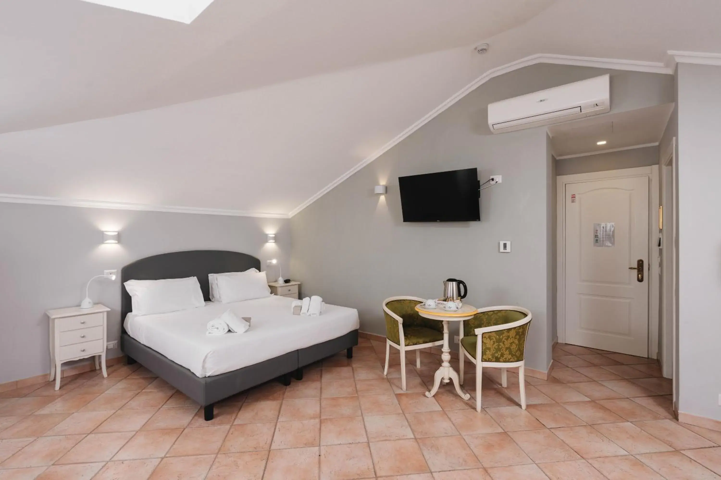 Bed in Sourire Hotel Bed in Sourire Hotel