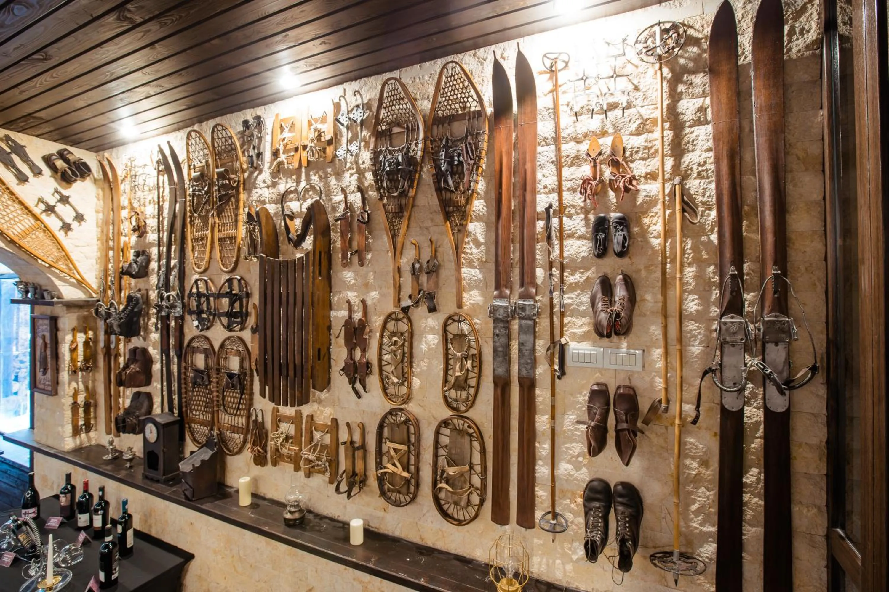 Restaurant/places to eat in Hotel Smart