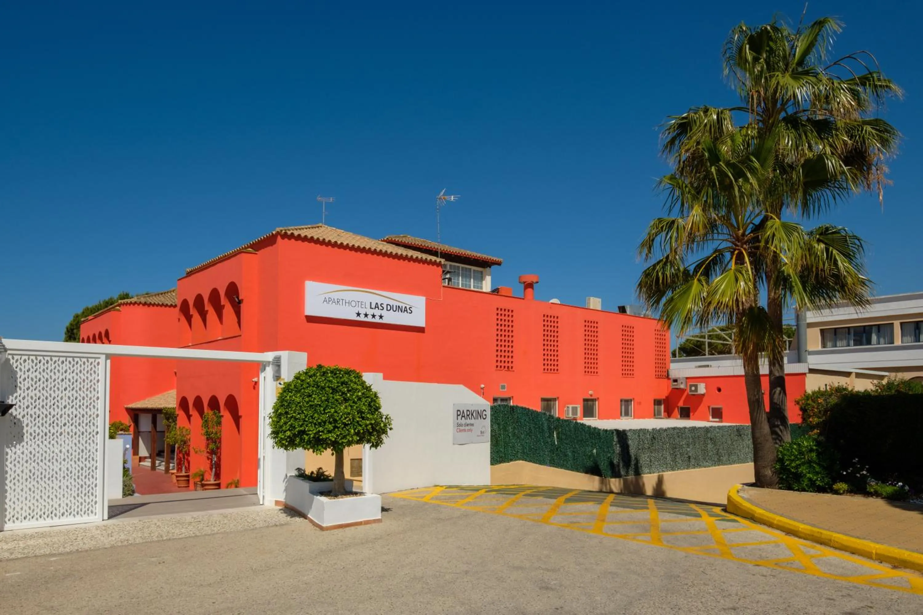 Property building in Aparthotel las Dunas