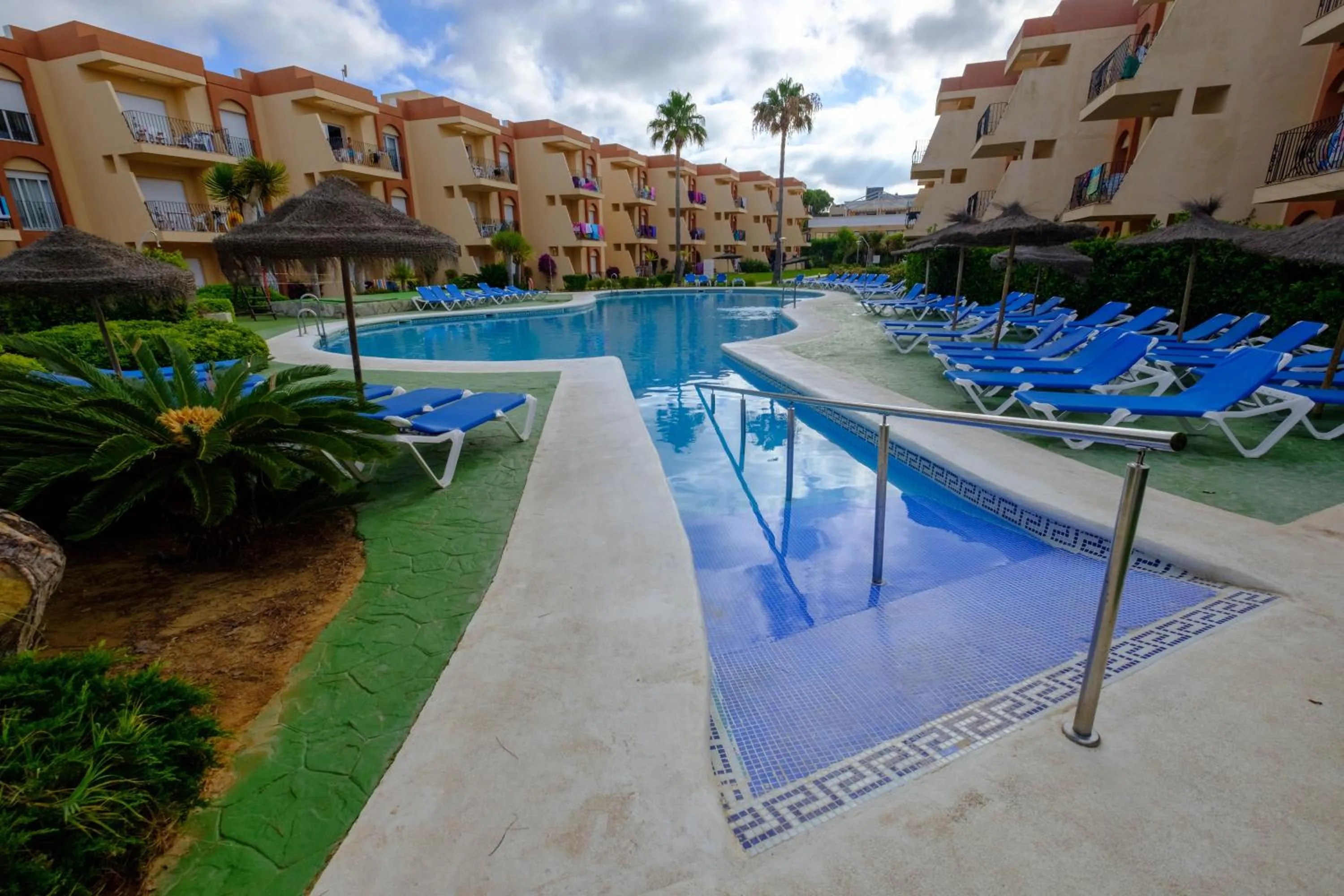 Swimming pool in Aparthotel las Dunas