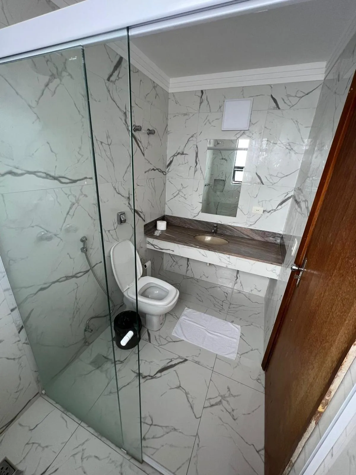 Bathroom in Brasao Palace Hotel