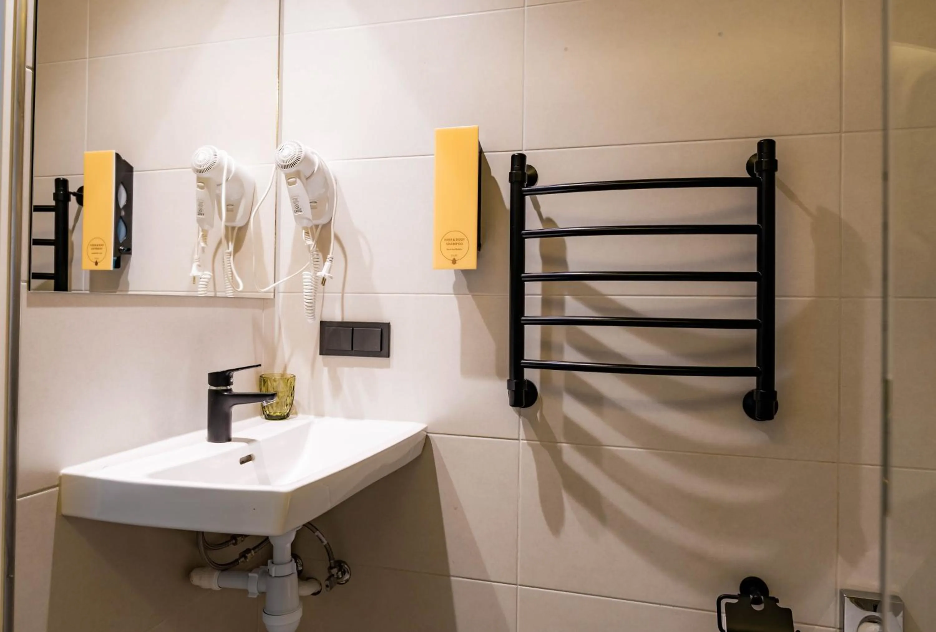 Shower, Bed in Narva Hotell & Spaa