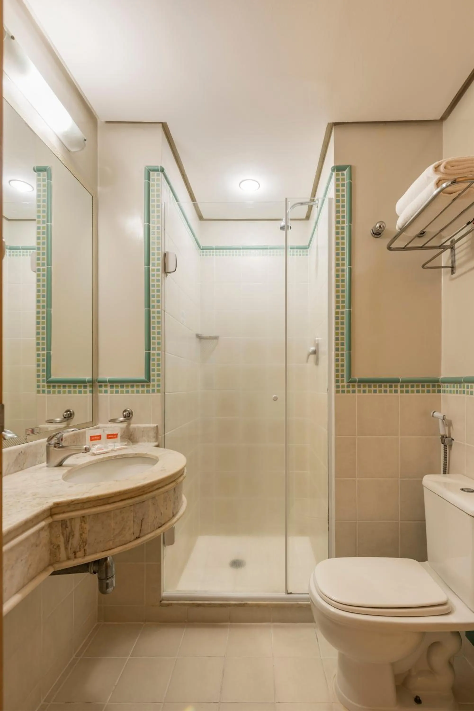 Shower in Monreale Plus Guarulhos International Airport