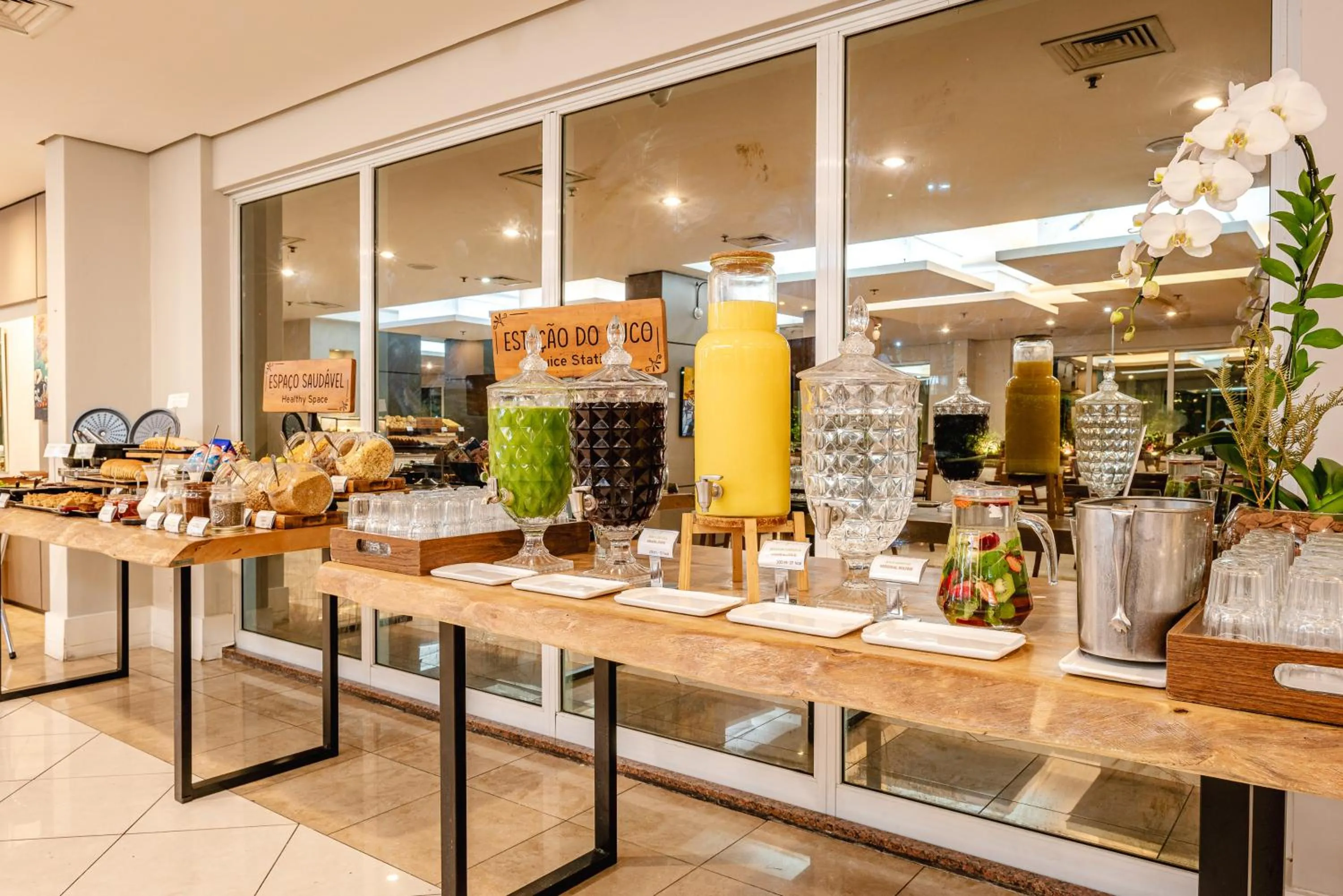 Restaurant/places to eat in Blue Tree Premium Verbo Divino - Nações Unidas