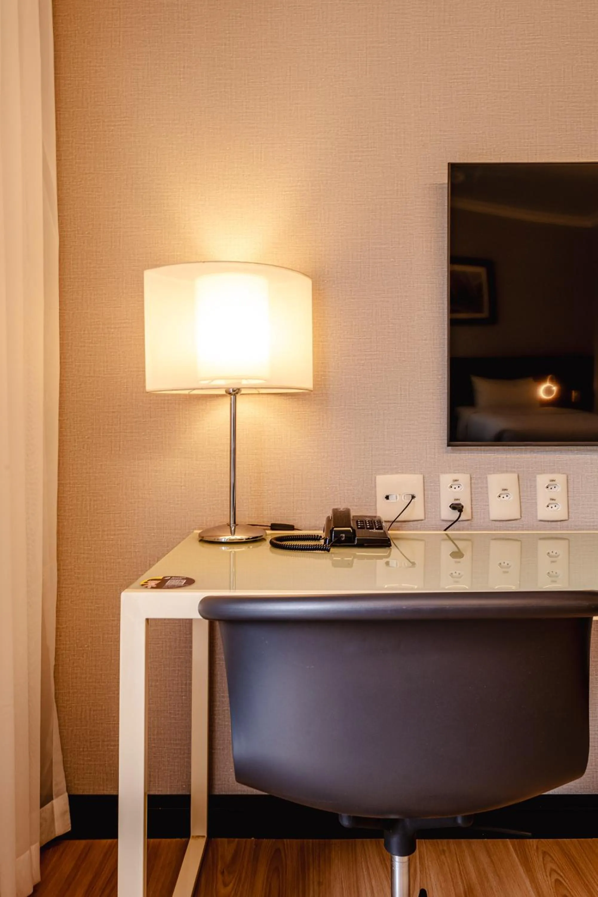 TV and multimedia in Blue Tree Premium Verbo Divino - Nações Unidas