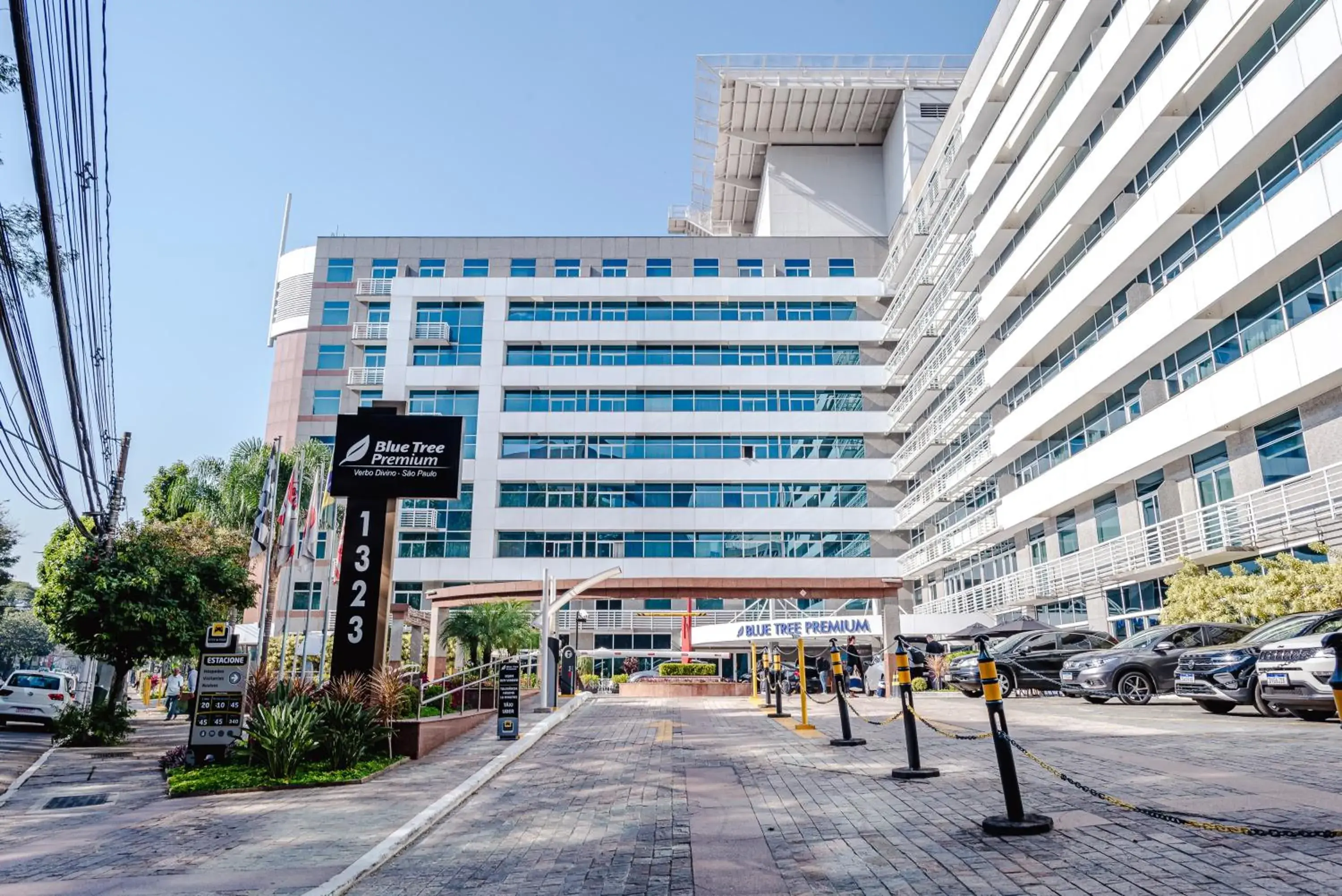Facade/entrance in Blue Tree Premium Verbo Divino - Nações Unidas Facade/entrance in Blue Tree Premium Verbo Divino - Nações Unidas