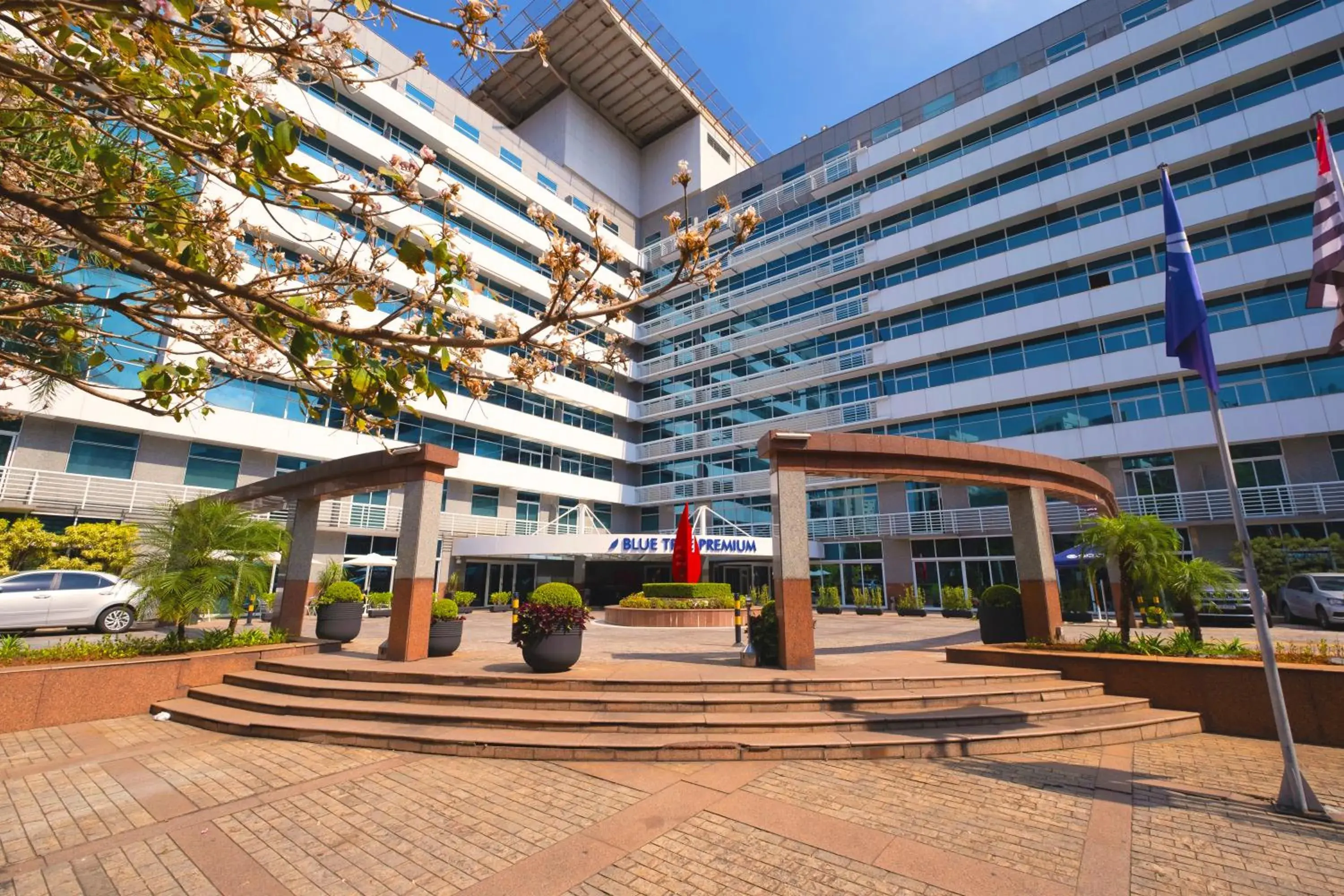 Facade/entrance in Blue Tree Premium Verbo Divino - Nações Unidas Facade/entrance in Blue Tree Premium Verbo Divino - Nações Unidas