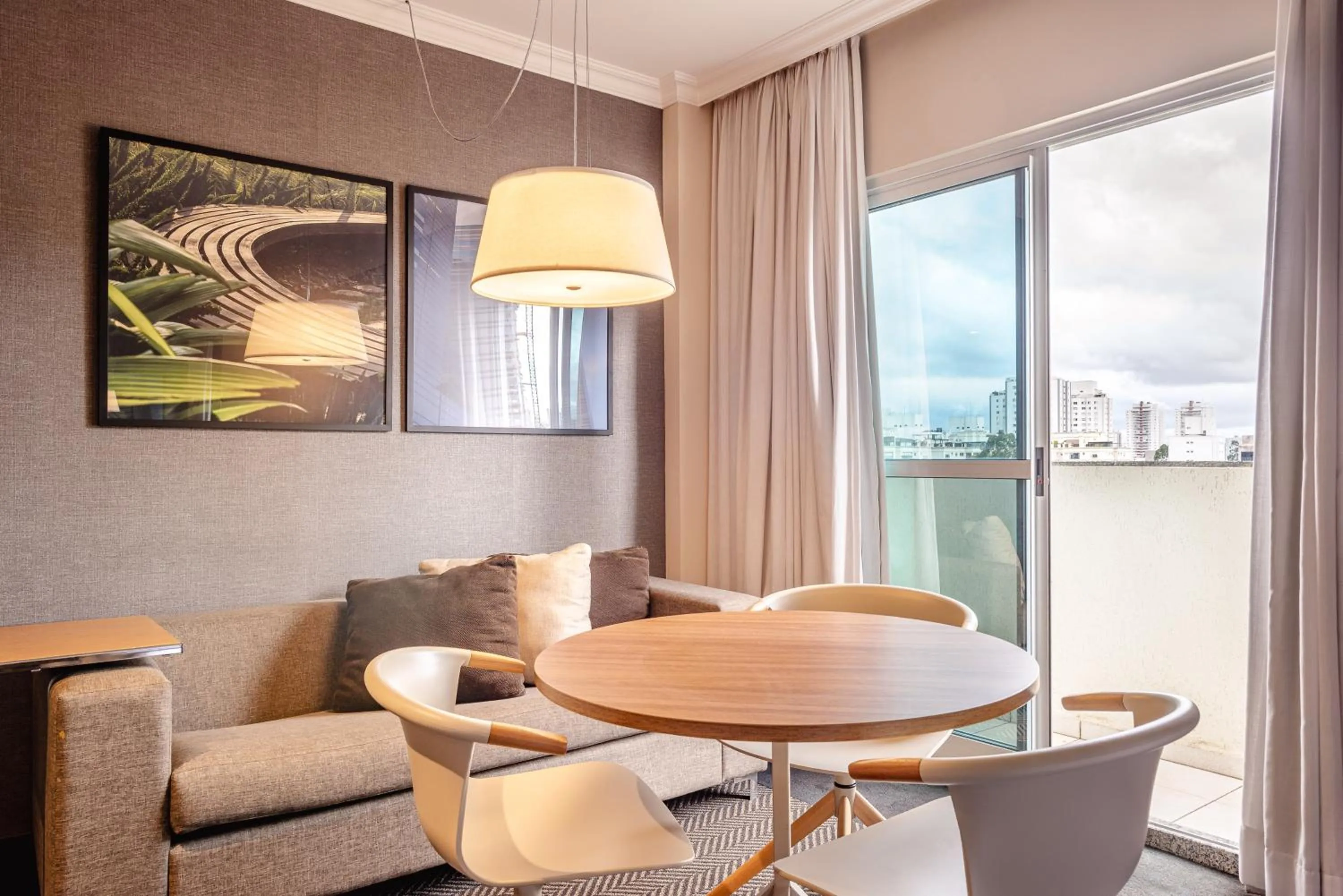 Decorative detail in Blue Tree Premium Verbo Divino - Nações Unidas