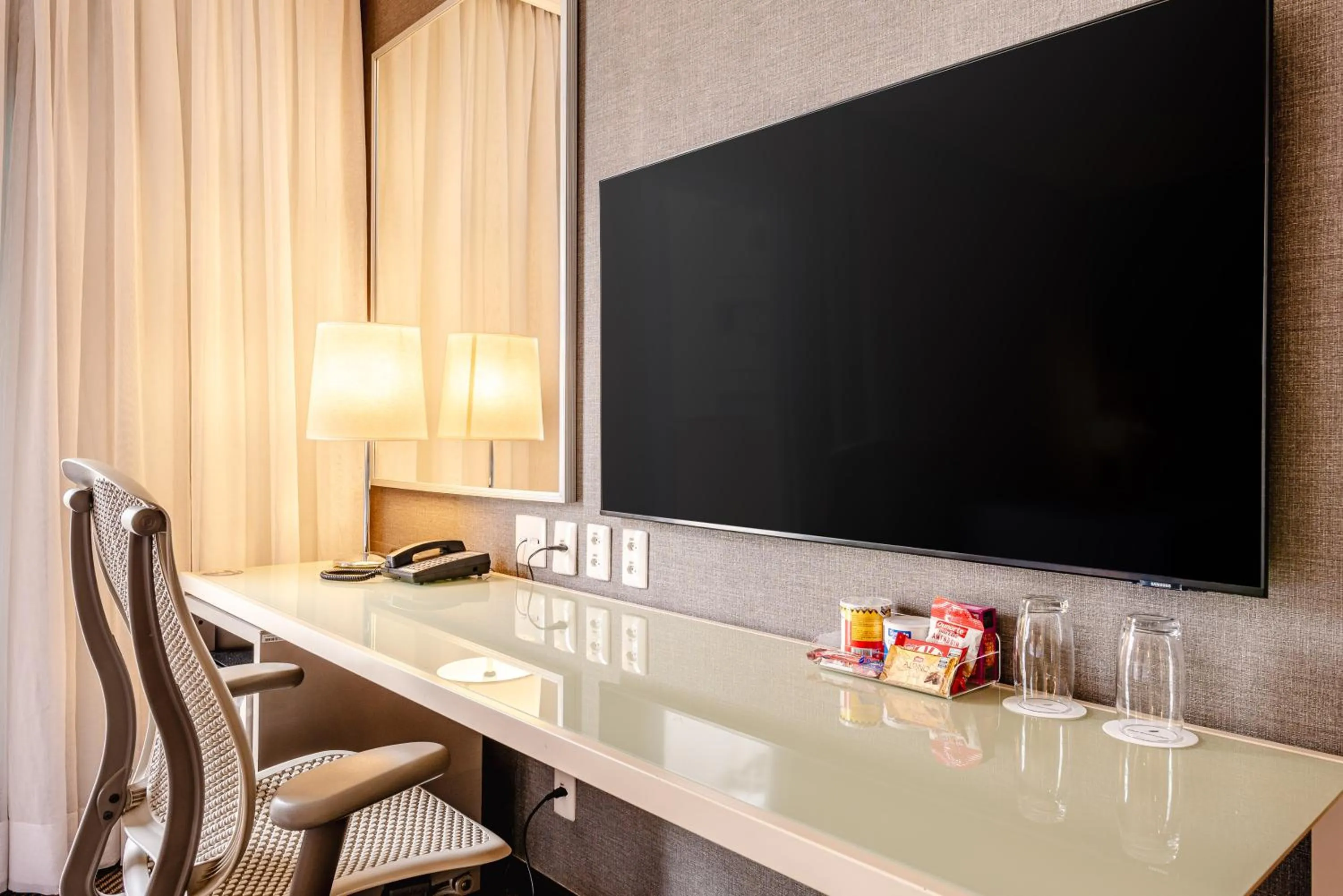 TV and multimedia in Blue Tree Premium Verbo Divino - Nações Unidas