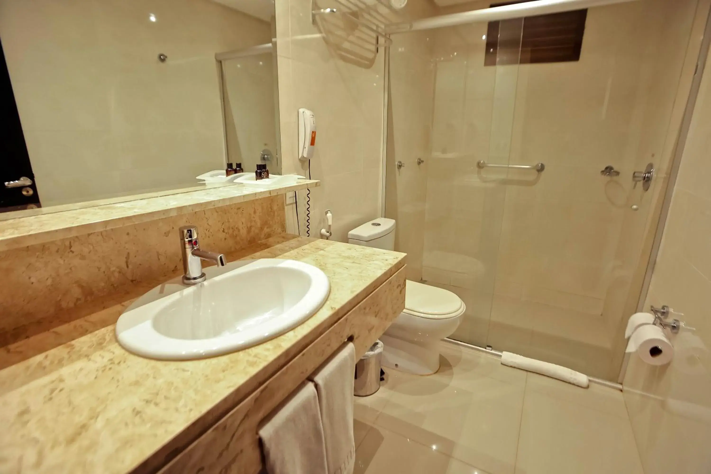 Deluxe Twin Room in SJ Premium Hotels By Atlantica Deluxe Twin Room in SJ Premium Hotels By Atlantica