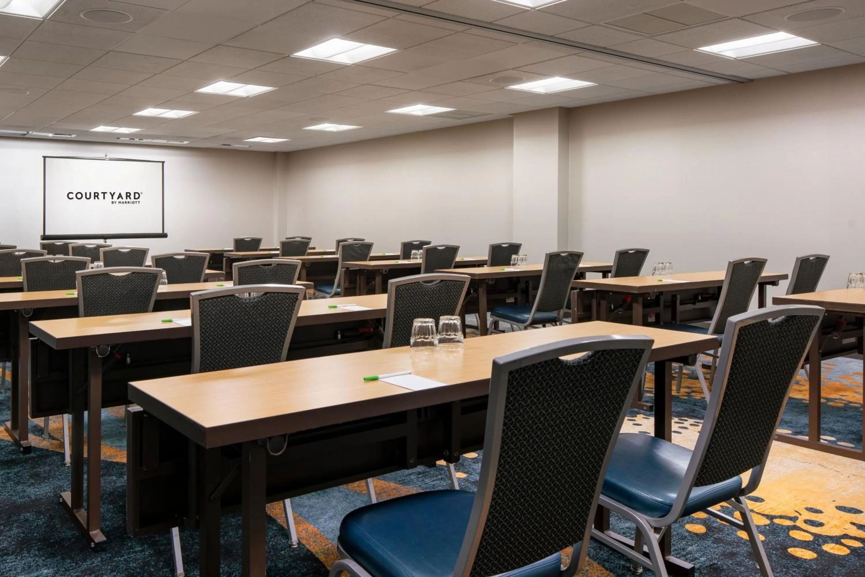 Meeting/conference room in Courtyard Seattle Downtown / Pioneer Square