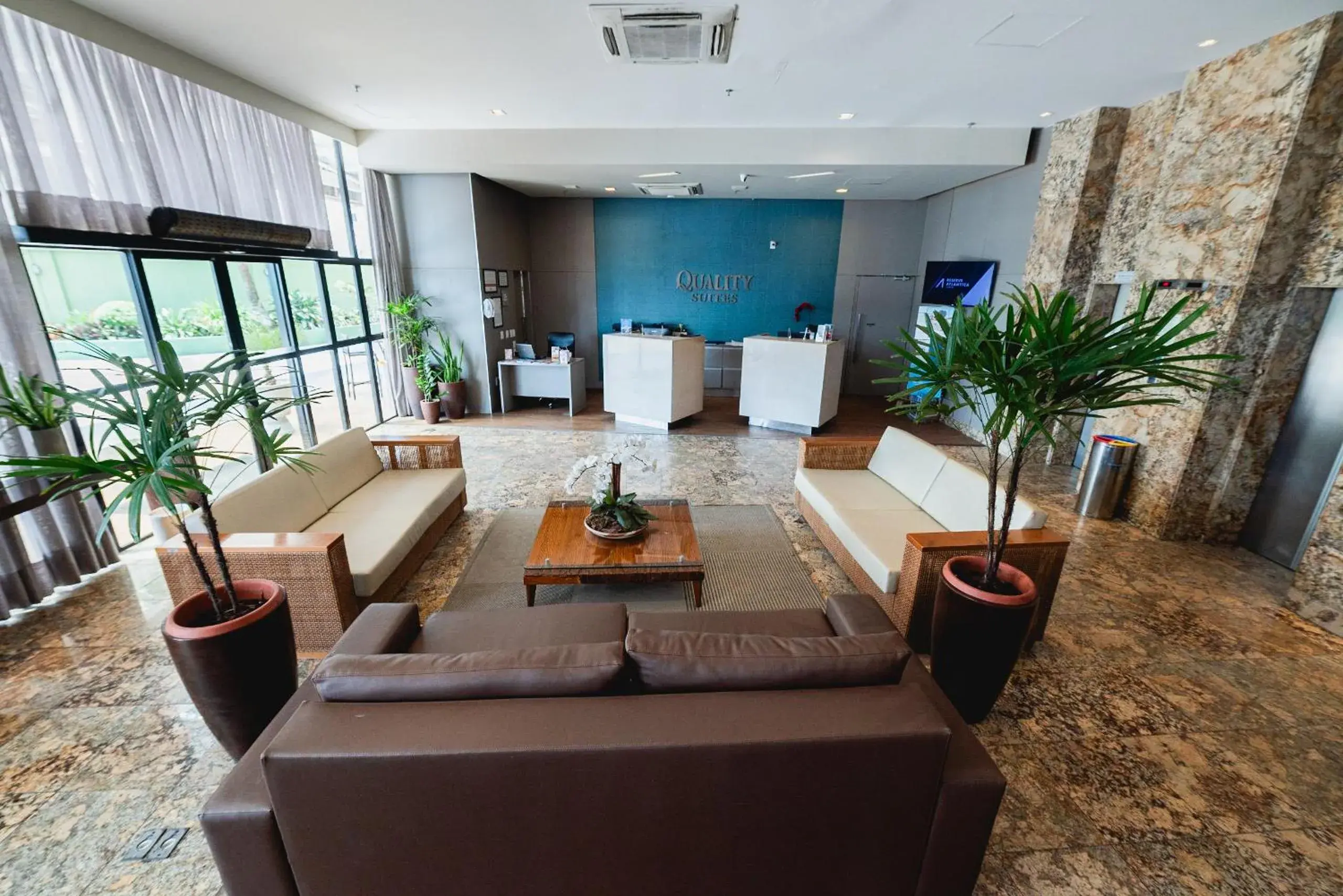Lobby or reception in Quality Suites Natal Lobby or reception in Quality Suites Natal