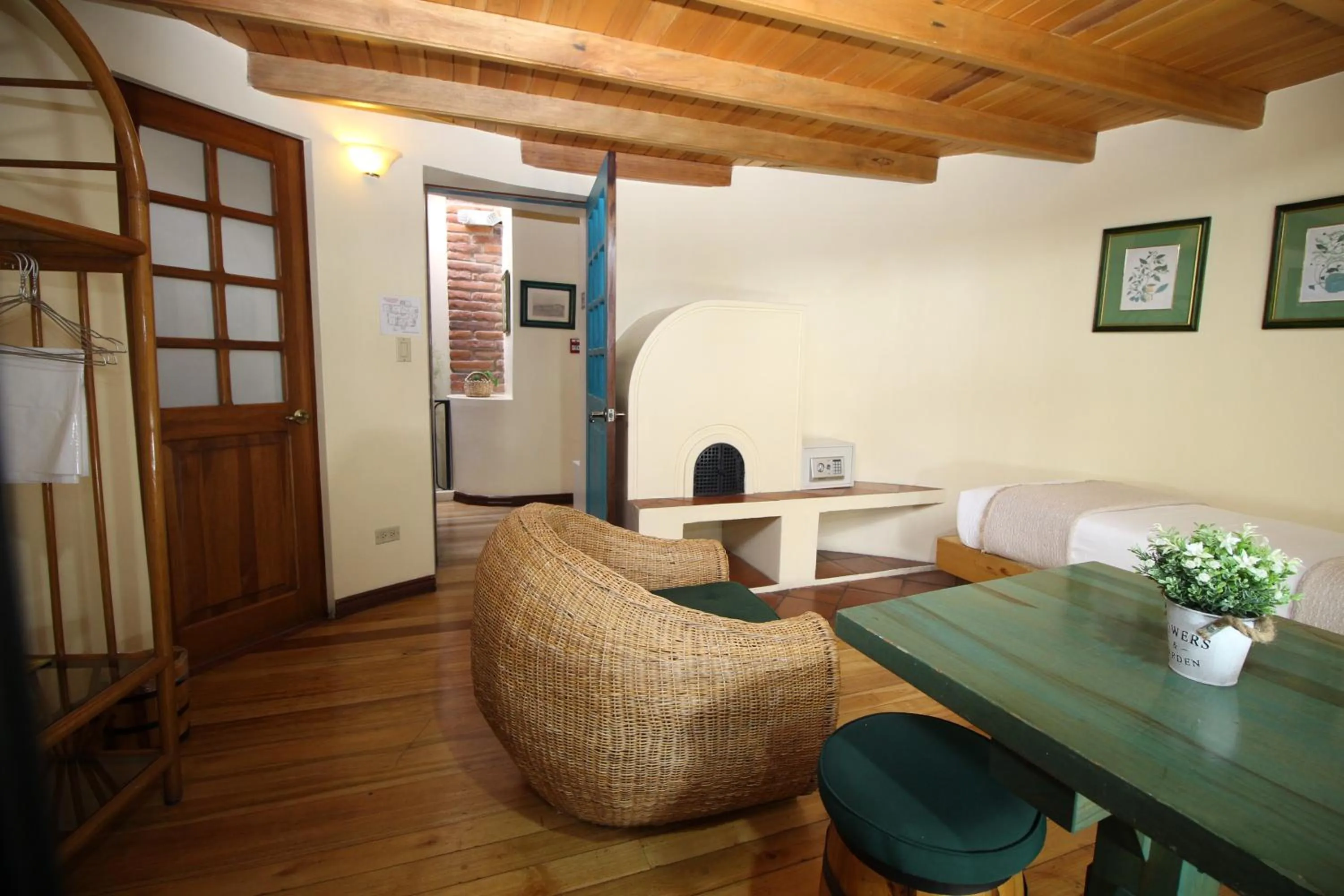 Seating area in Hotel Boutique Vieja Cuba