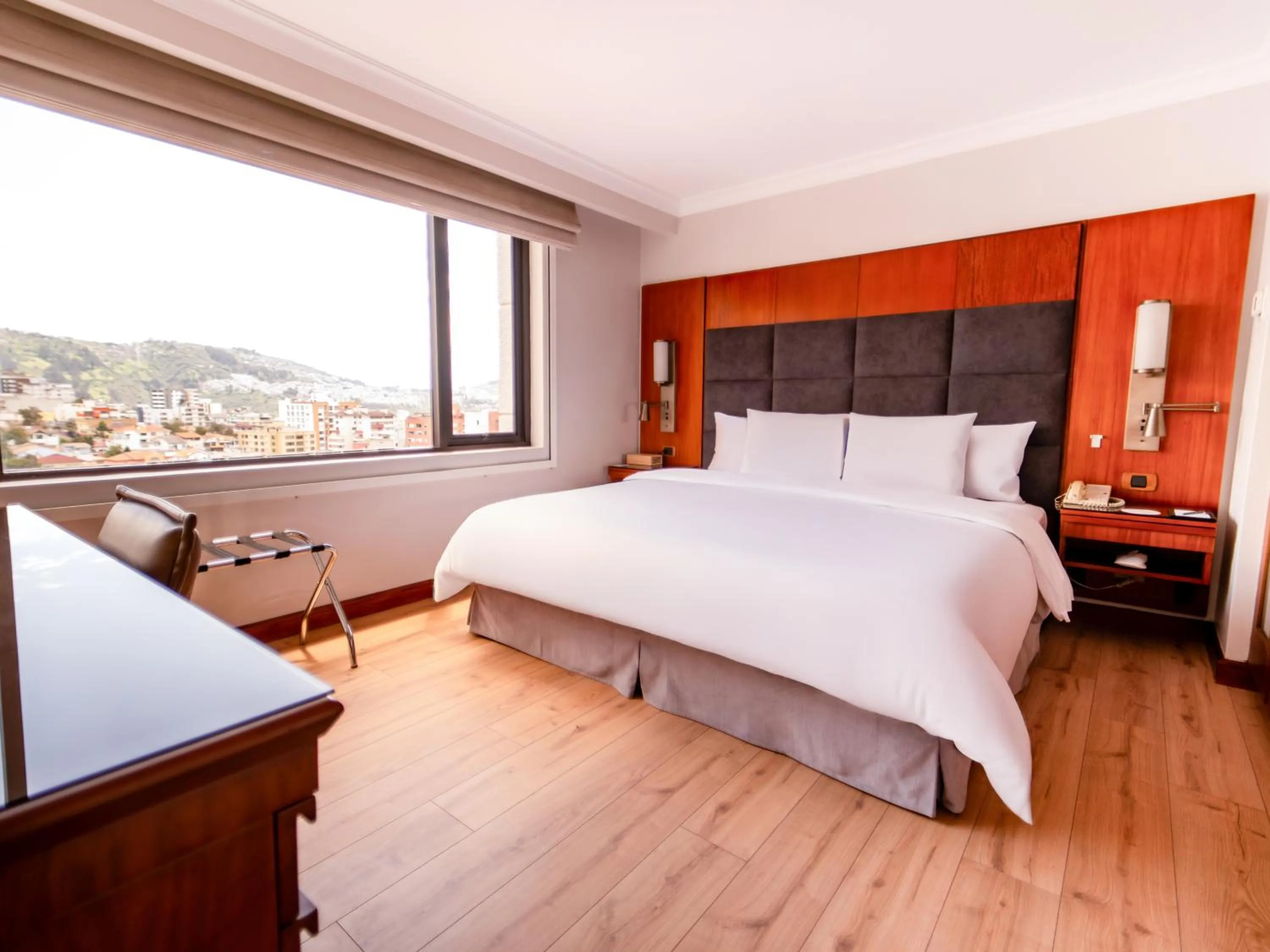 Bed in Swissotel Quito