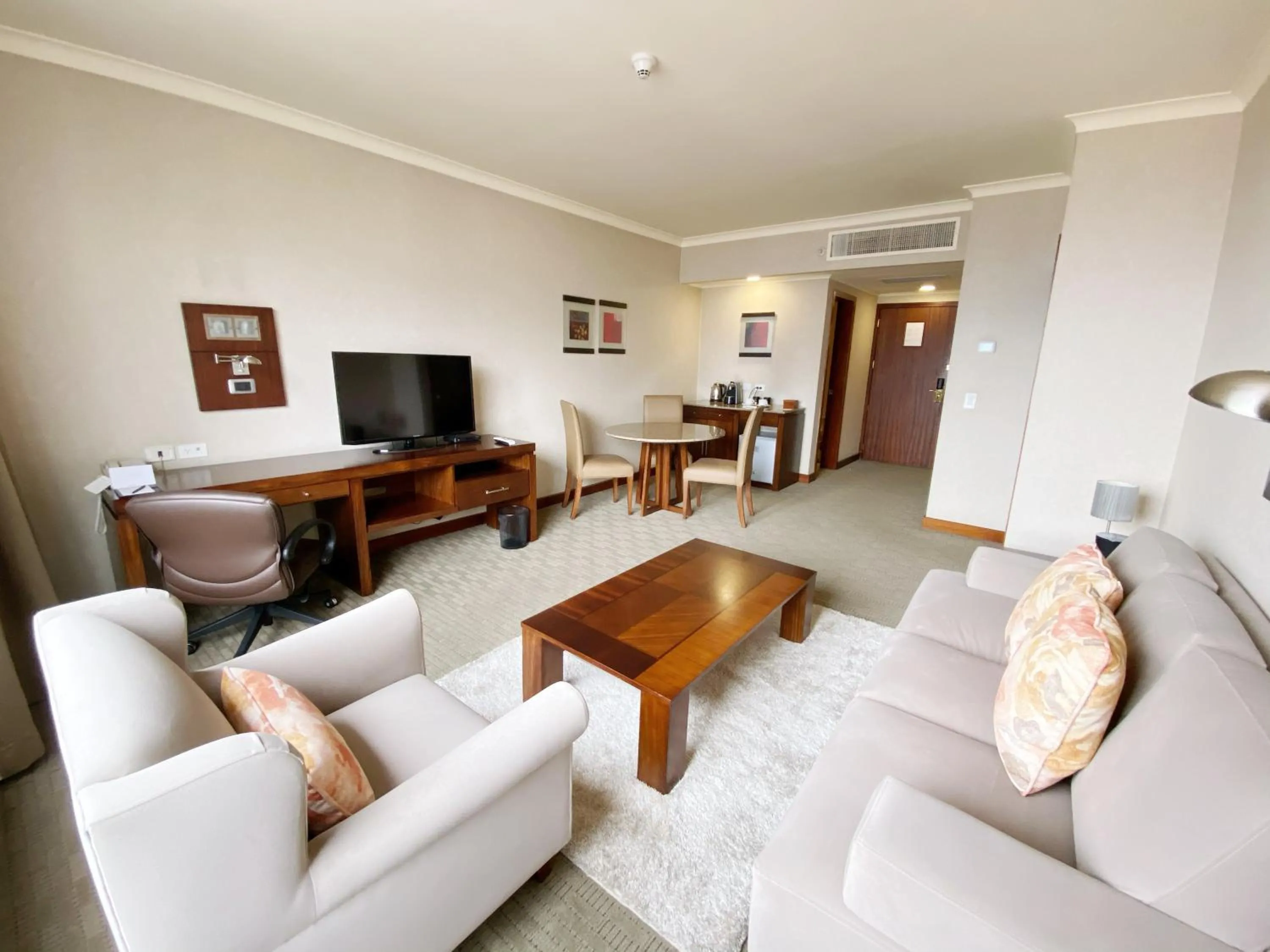 Seating area in Swissotel Quito