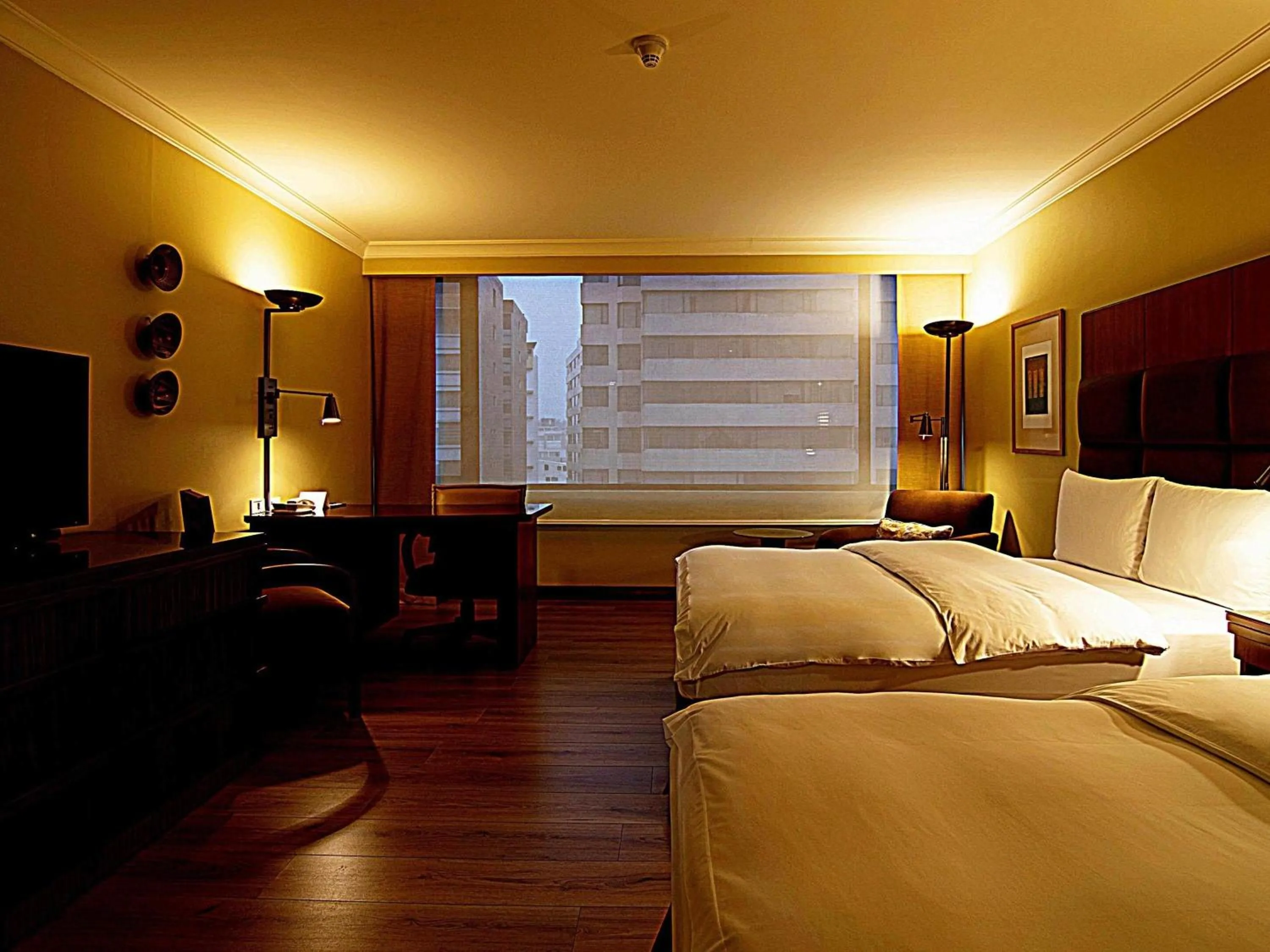 Bedroom, Bed in Swissotel Quito