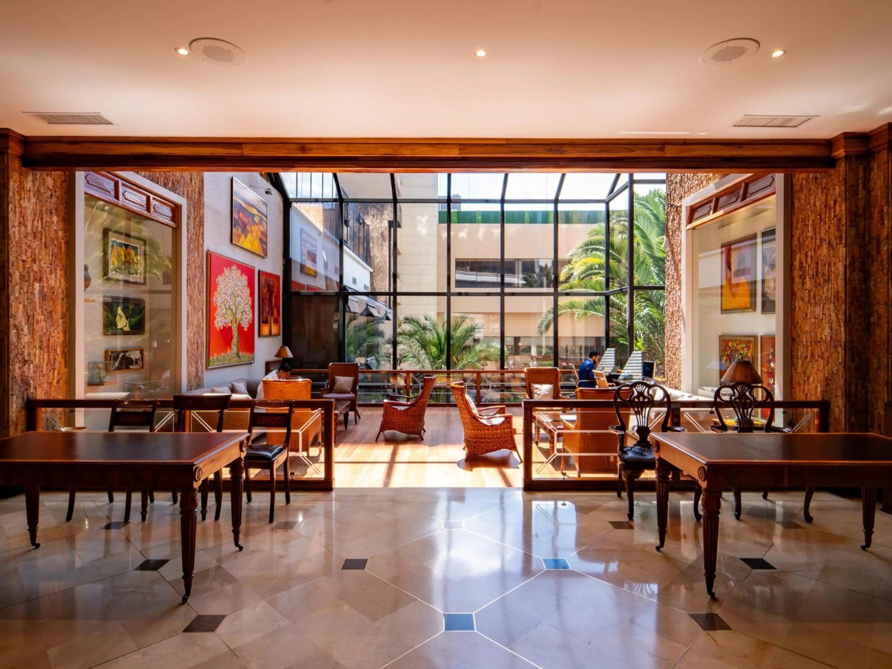 Living room in Swissotel Quito