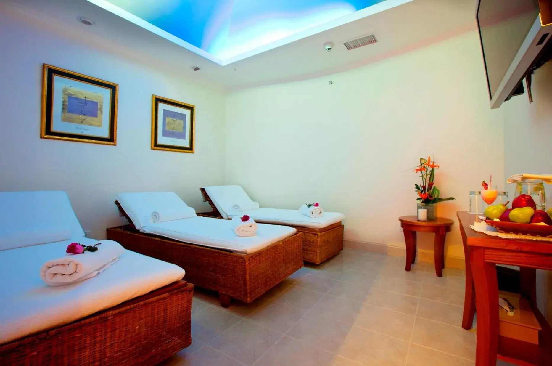 Spa and wellness centre/facilities, Bed in Swissotel Quito Spa and wellness centre/facilities, Bed in Swissotel Quito