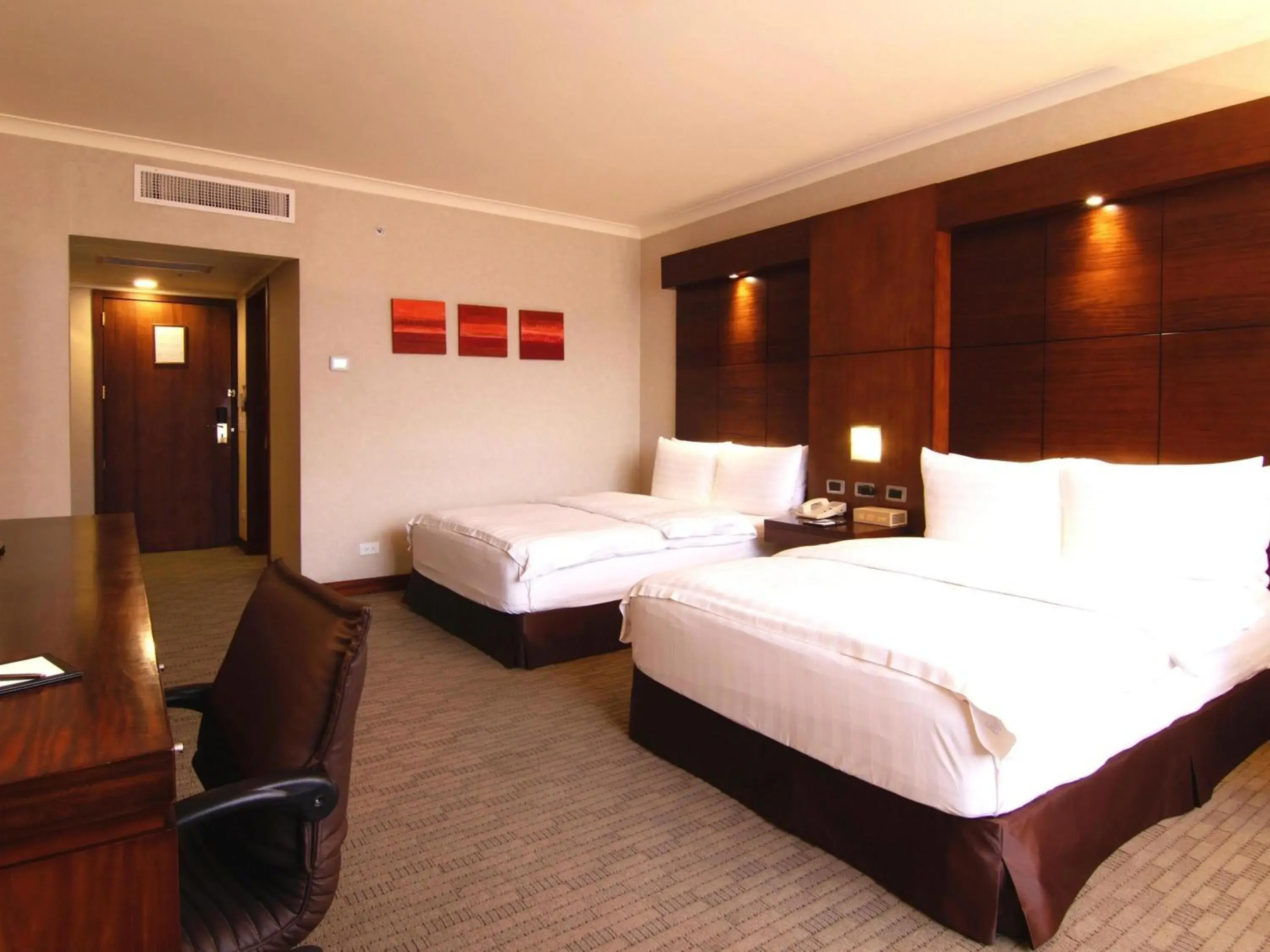 Bedroom, Bed in Swissotel Quito Bedroom, Bed in Swissotel Quito