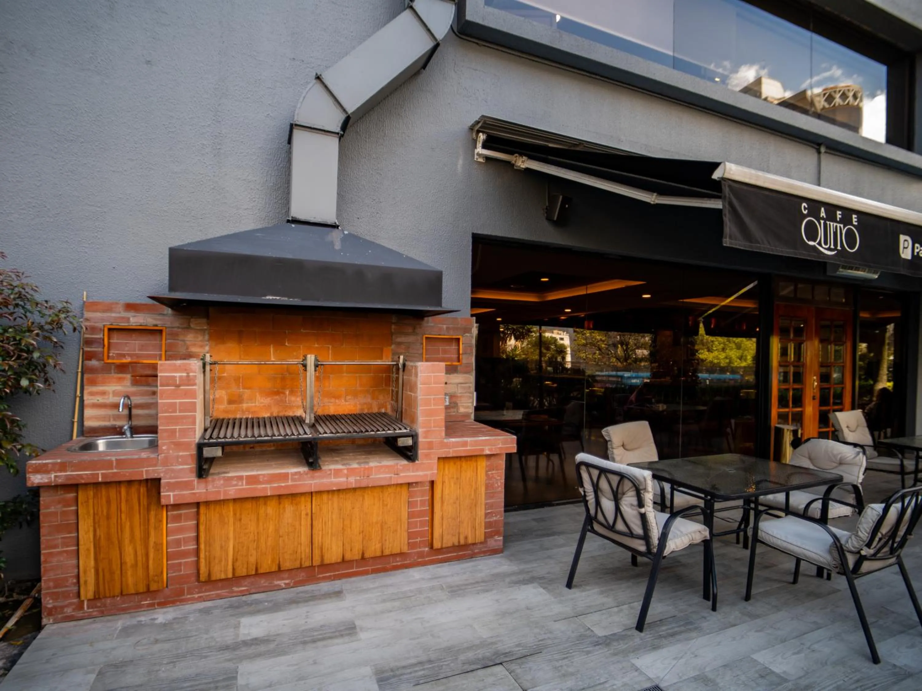 Restaurant/places to eat in Swissotel Quito