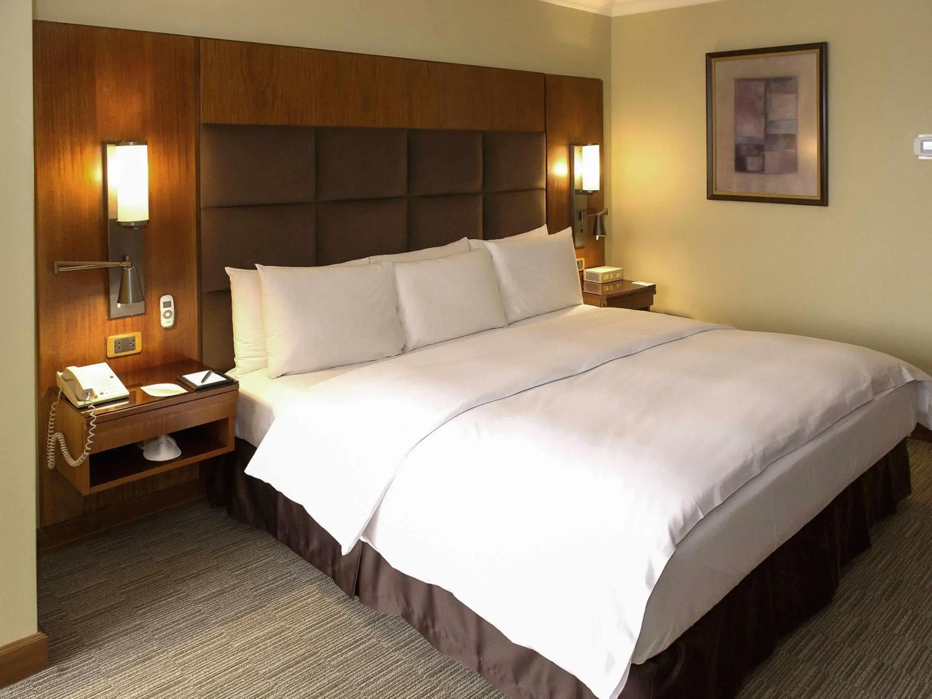 Bedroom, Bed in Swissotel Quito Bedroom, Bed in Swissotel Quito