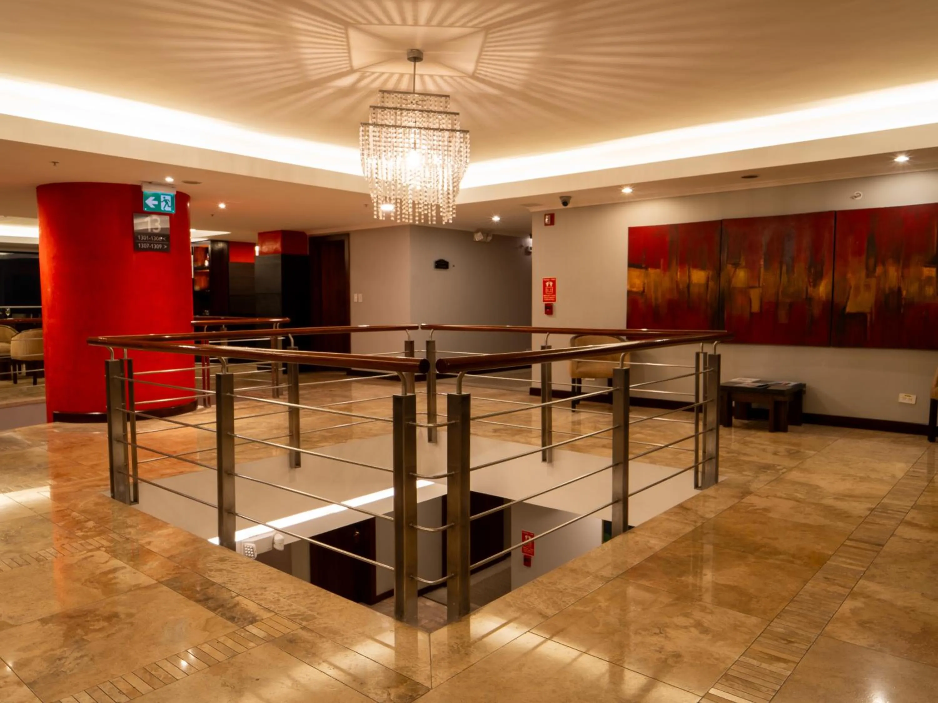 Lounge or bar in Swissotel Quito