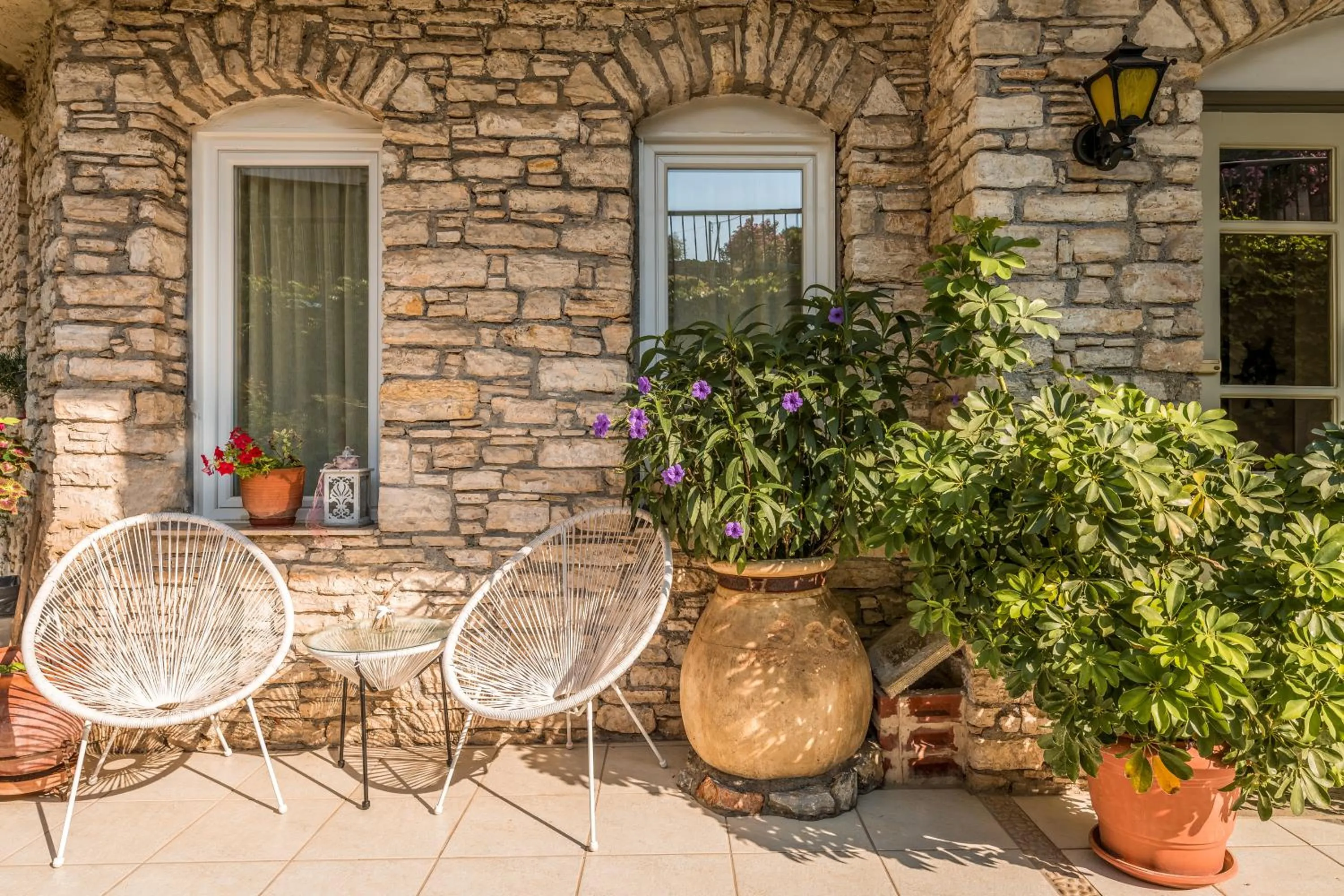 Facade/entrance in Virginia Hotel