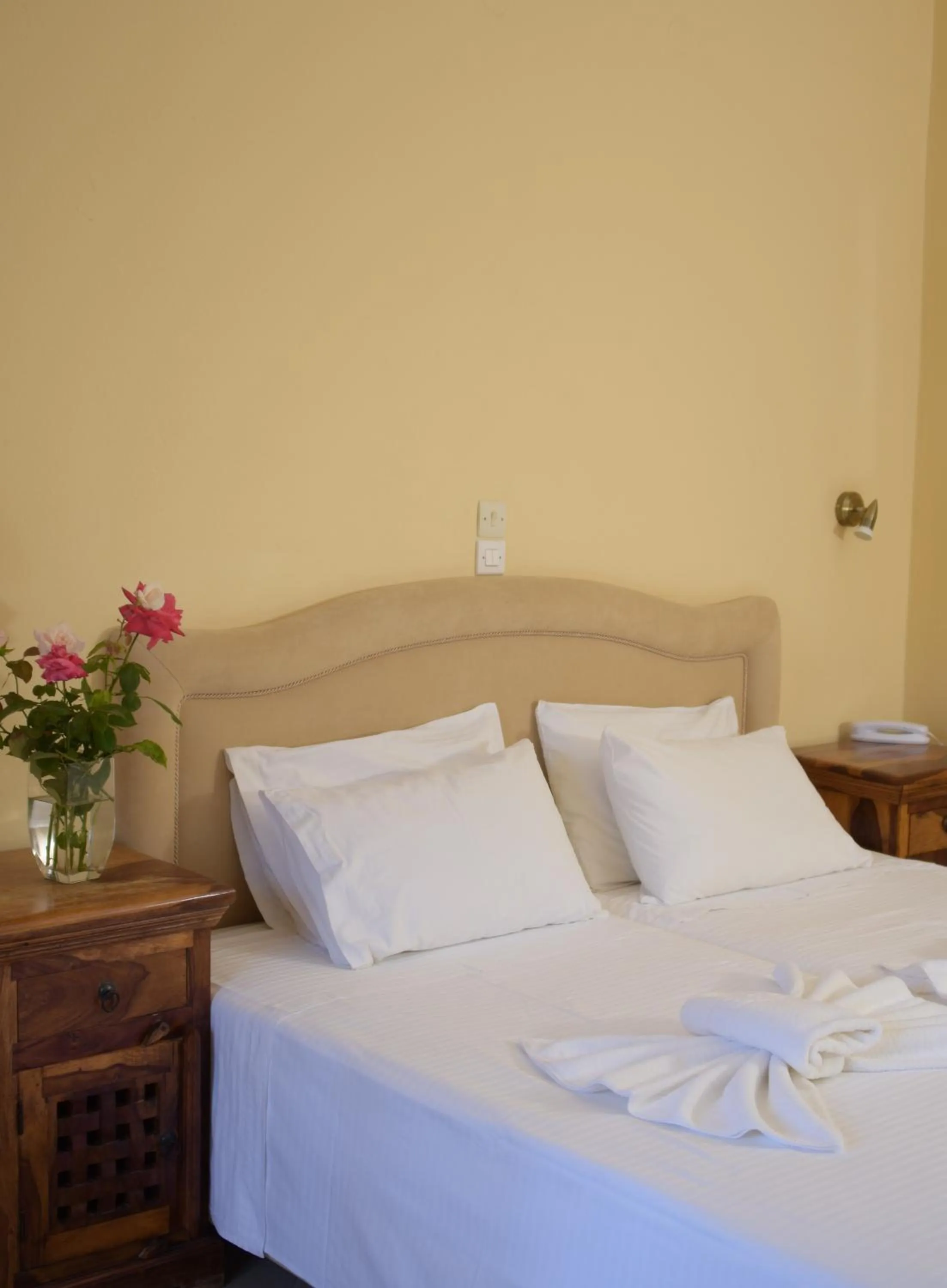 Bedroom, Bed in Virginia Hotel