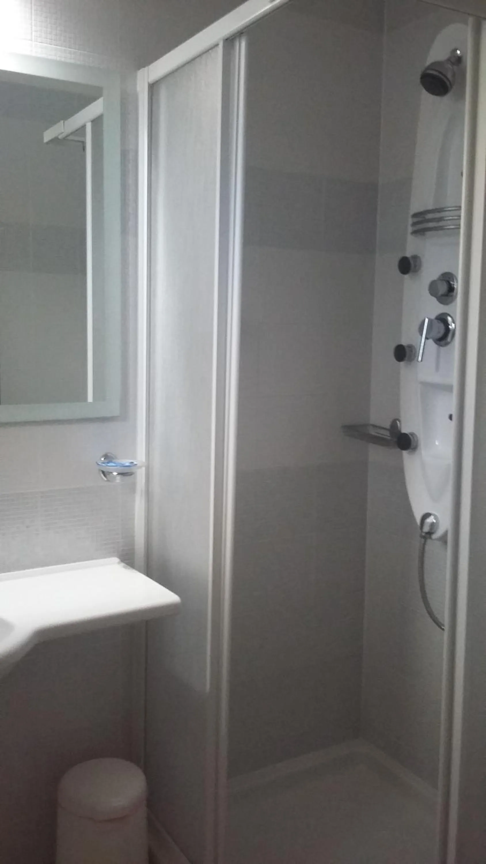 Bathroom in Virginia Hotel