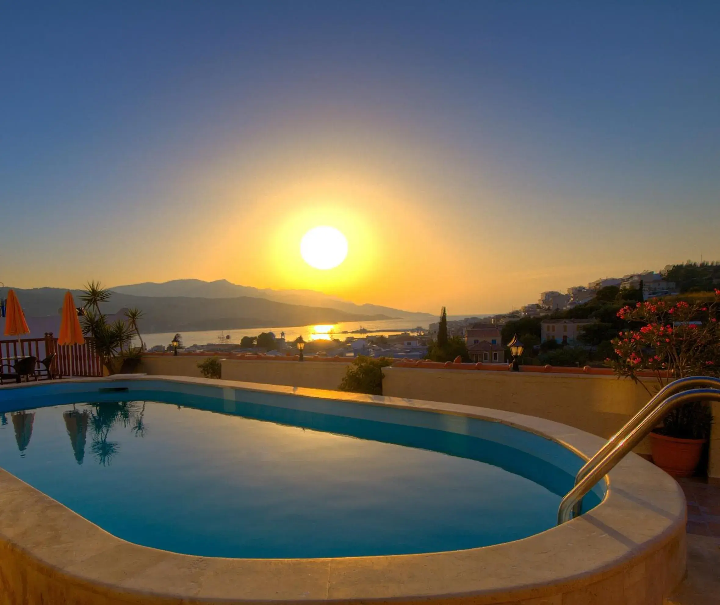 Swimming pool in Virginia Hotel Swimming pool in Virginia Hotel