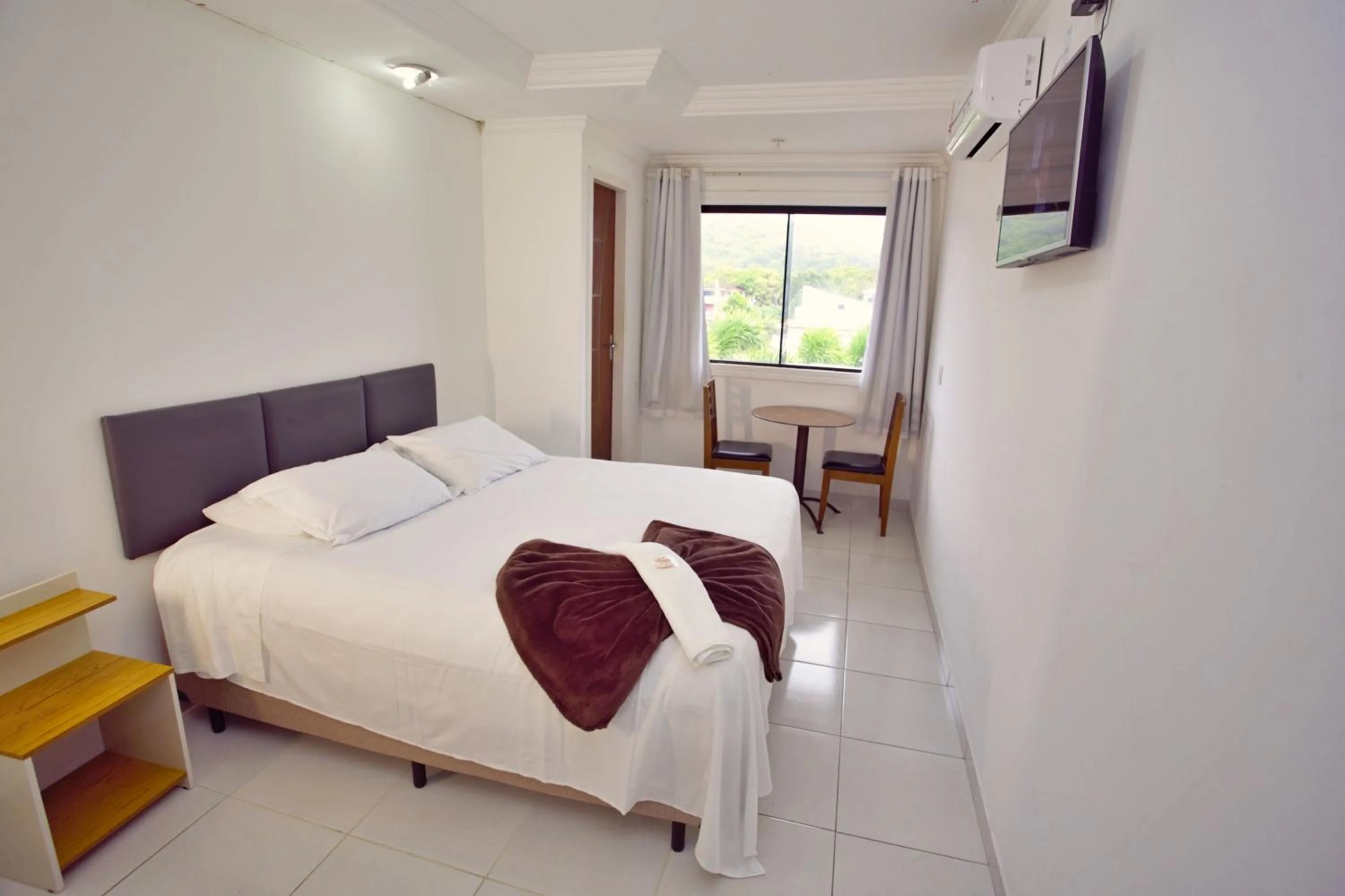 King Room - single occupancy in Pousada Paulett's - Hospedagem na Zona Norte de Ilhéus - Bahia