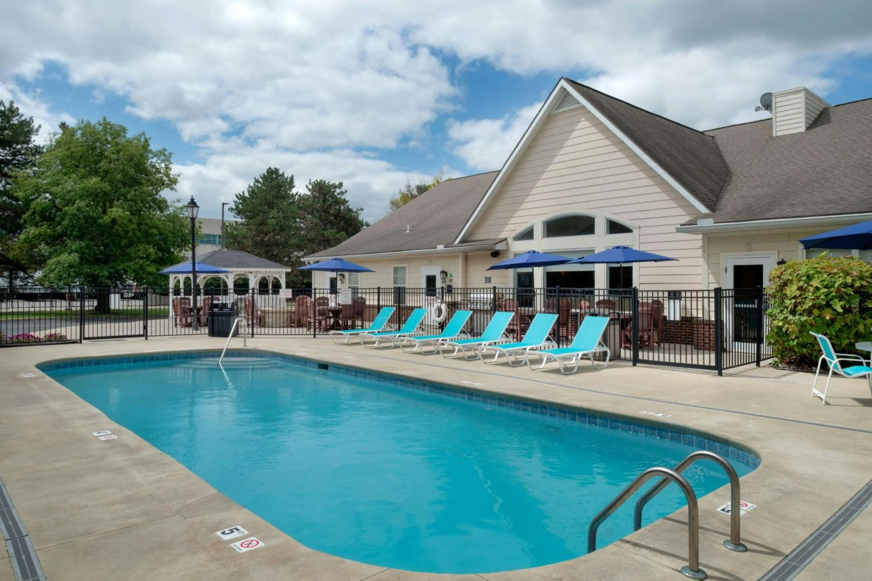 Swimming pool in Residence Inn by Marriott Dayton Troy