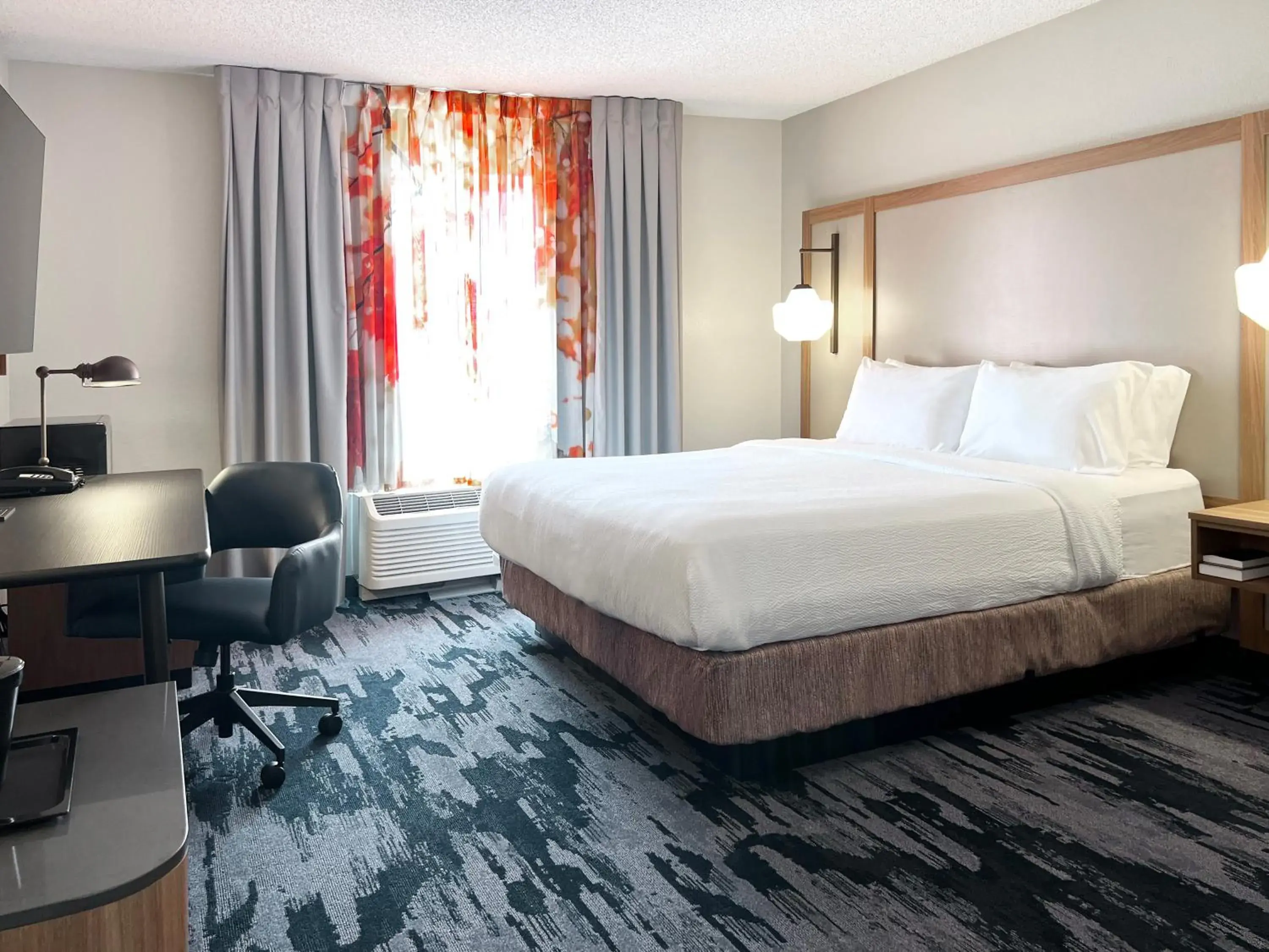 King Room in Fairfield Inn & Suites by Marriott Rogers King Room in Fairfield Inn & Suites by Marriott Rogers