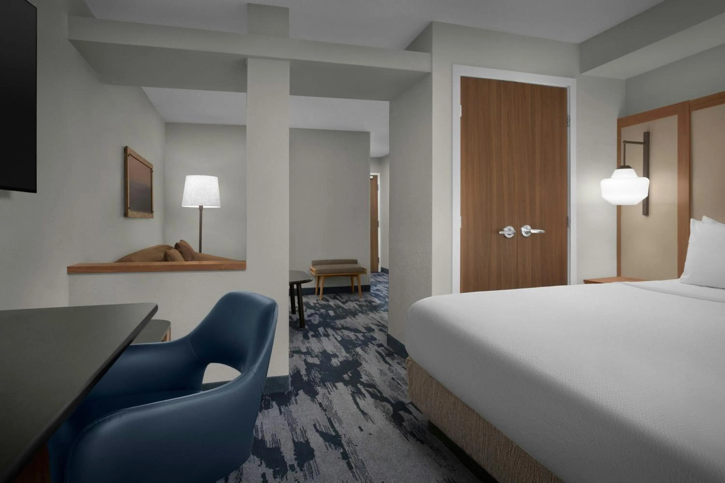 Photo of the whole room, Bed in Fairfield Inn & Suites by Marriott Rogers