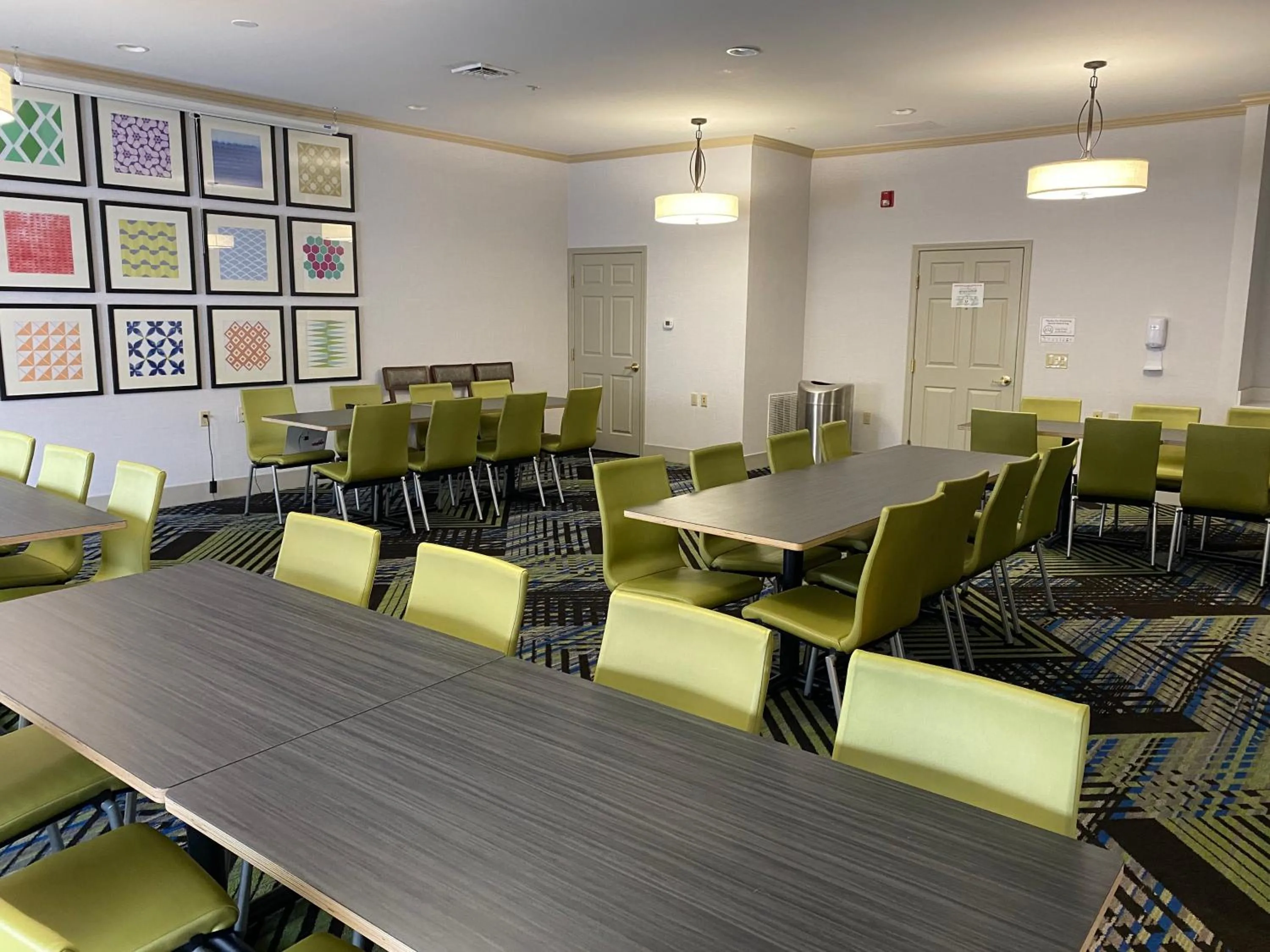 Meeting/conference room in Holiday Inn Express & Suites Indianapolis North - Carmel by IHG