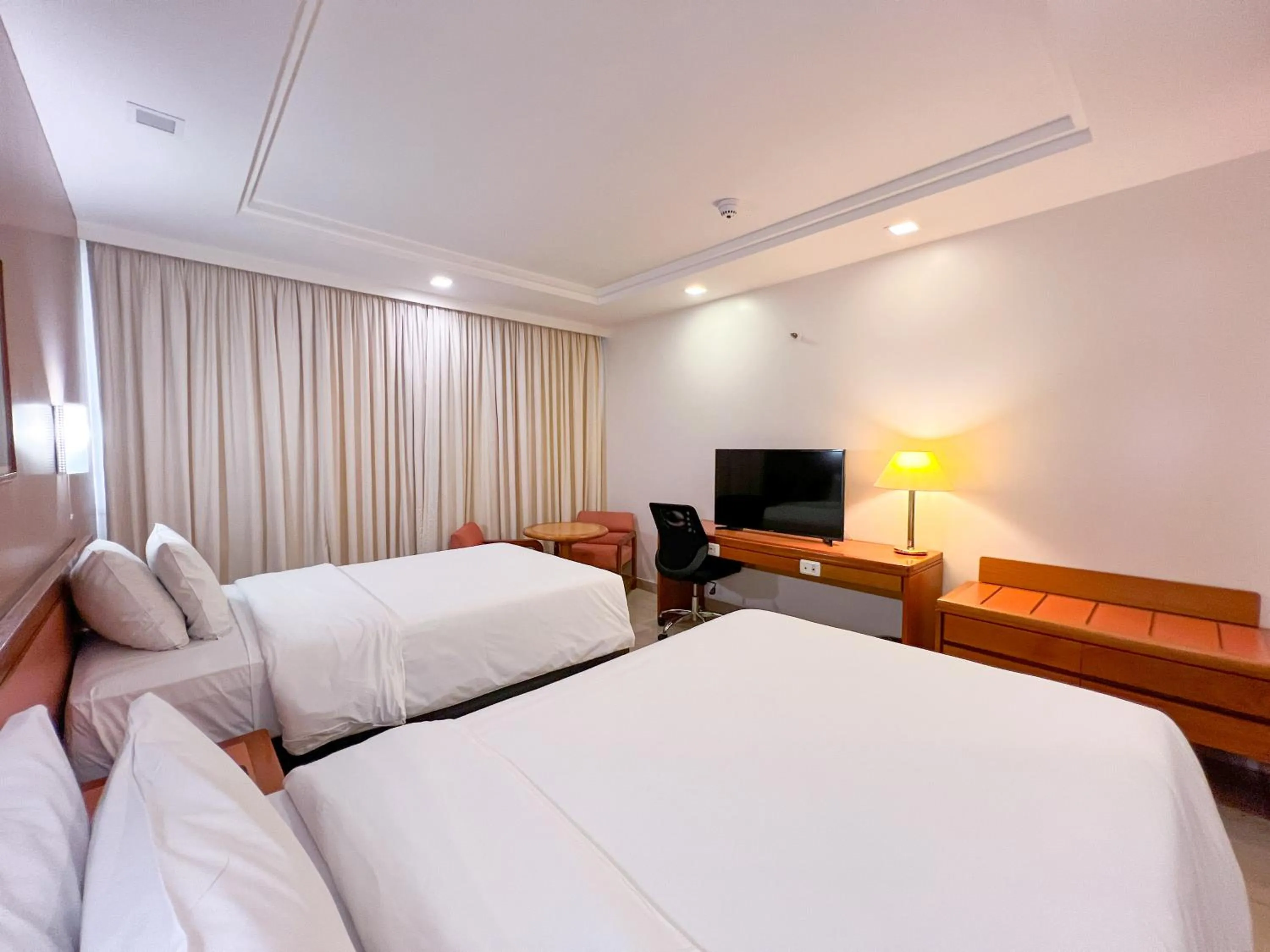 Bedroom, Bed in Castro's Park Hotel