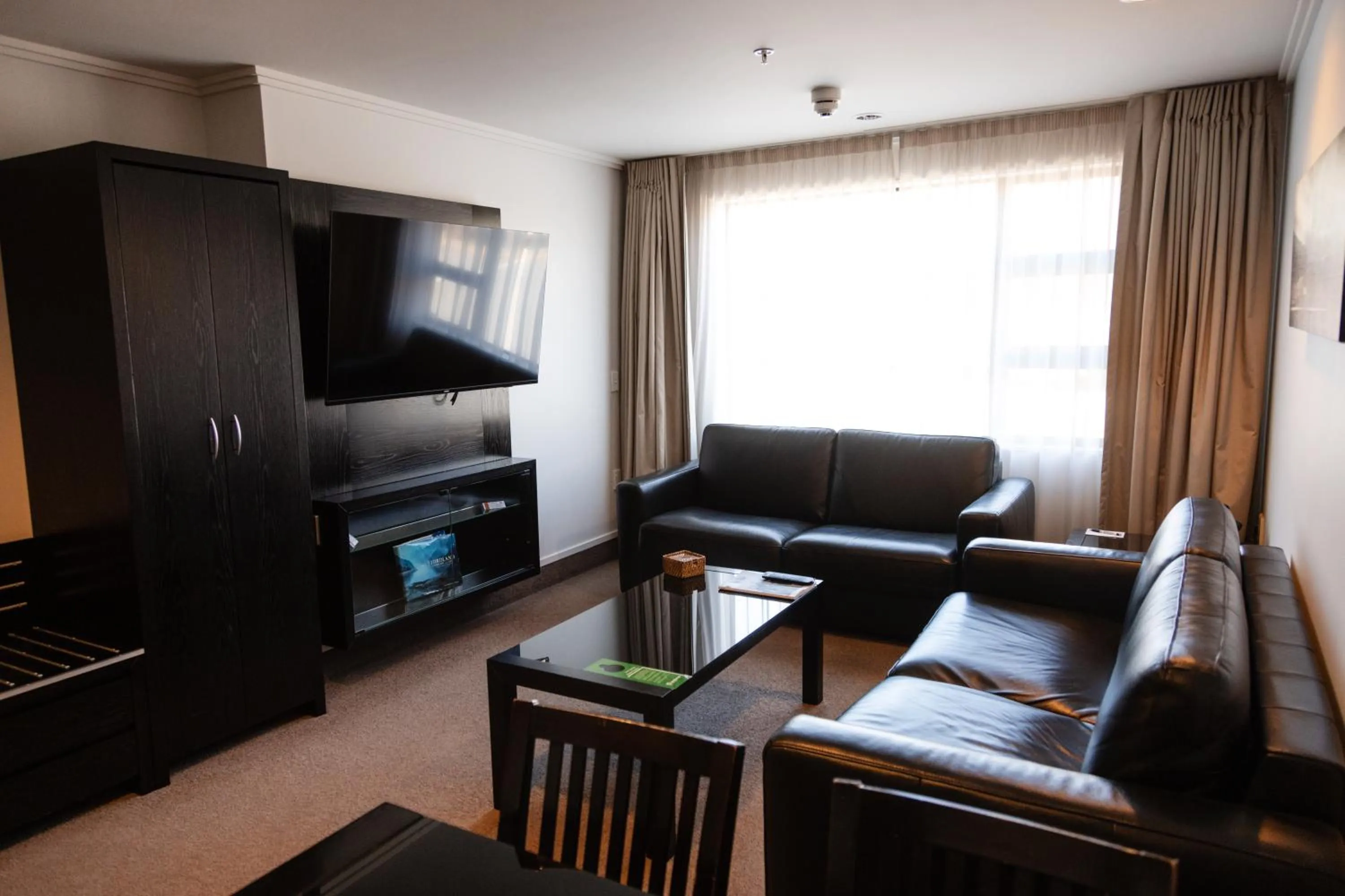 Living room in Ascot Park Hotel