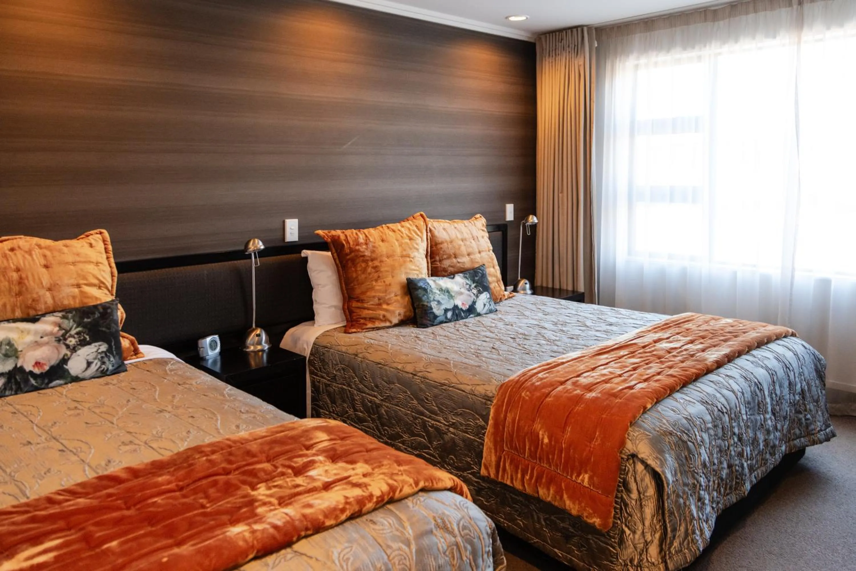 Bedroom, Bed in Ascot Park Hotel