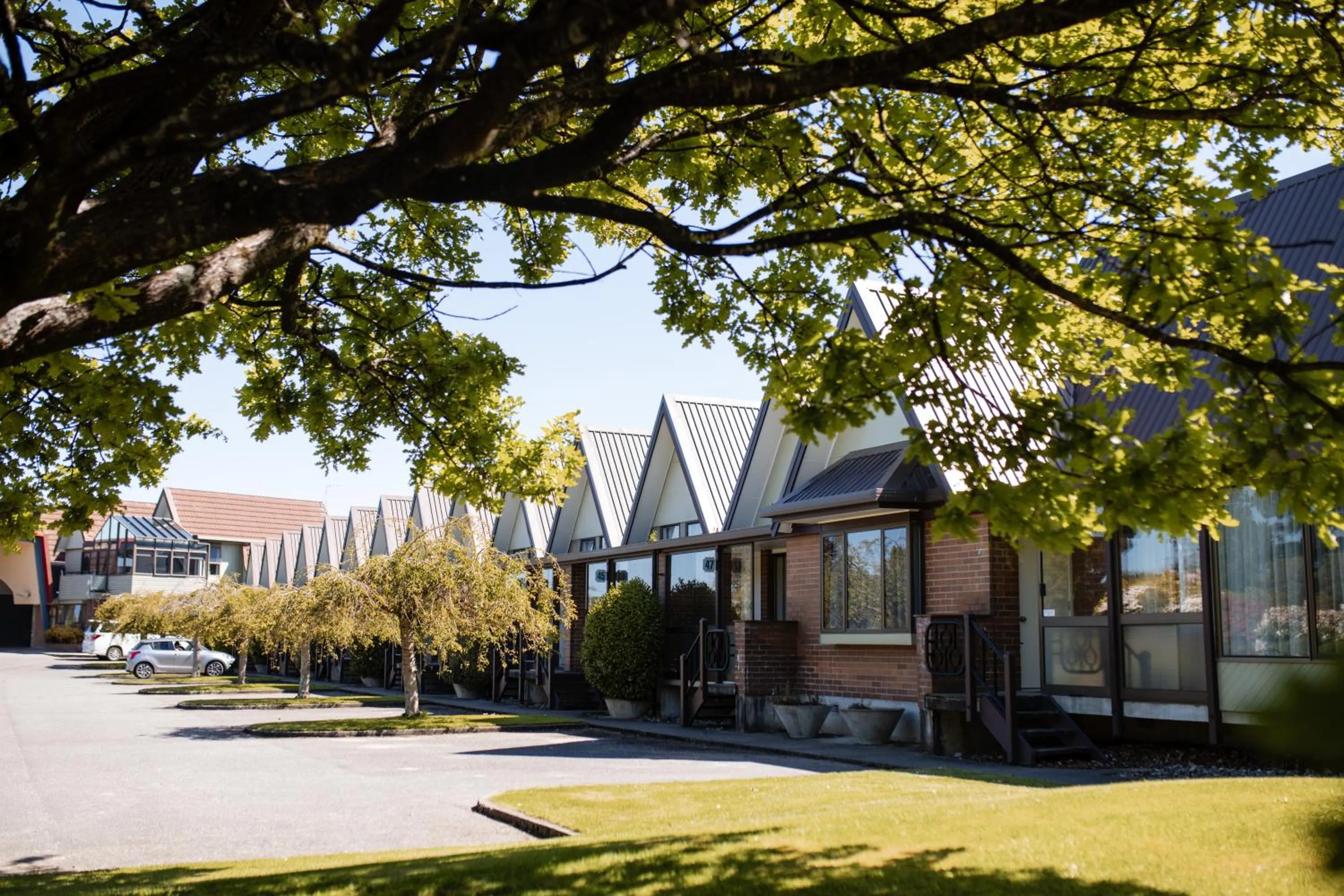 Property building in Ascot Park Hotel