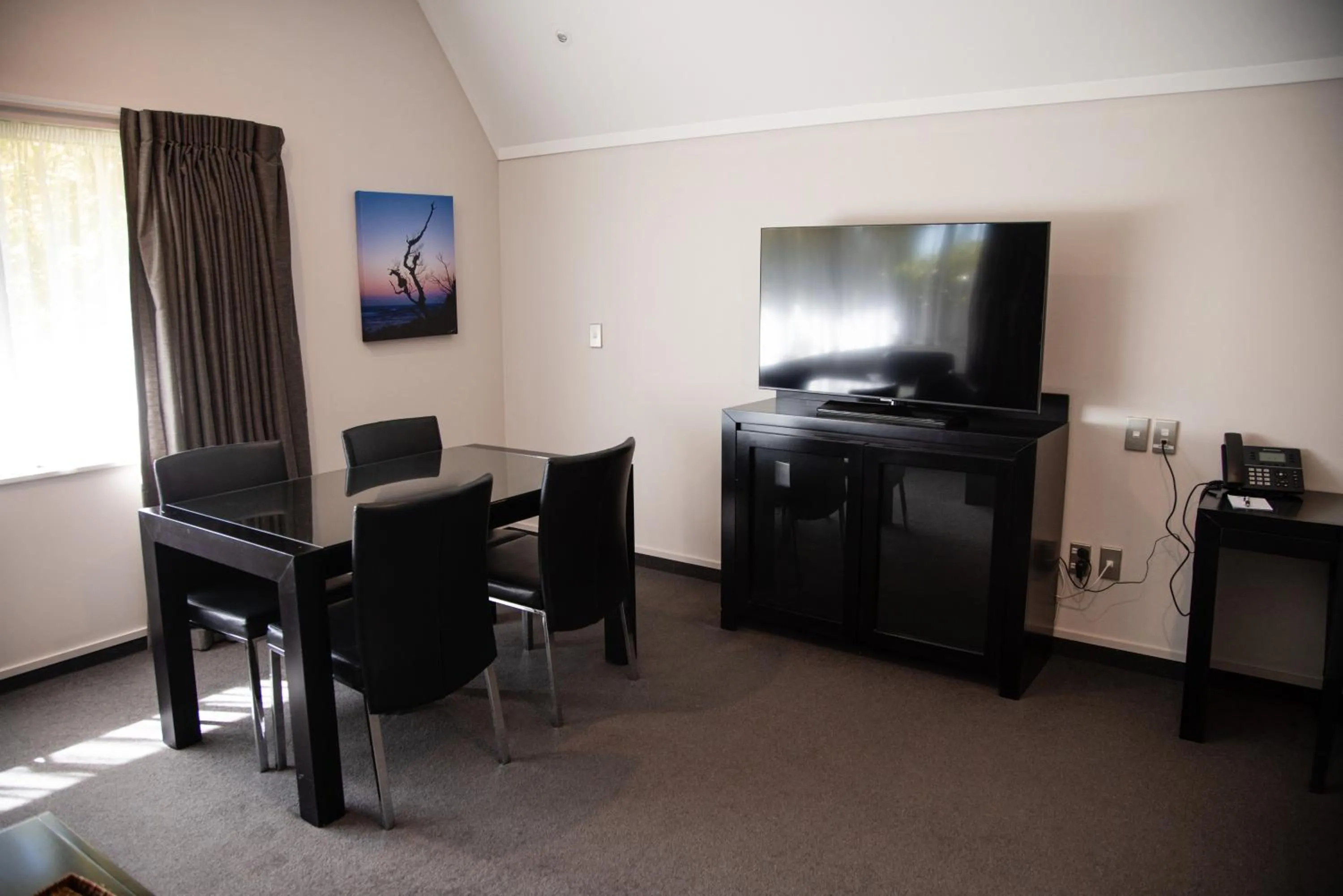 Dining area in Ascot Park Hotel