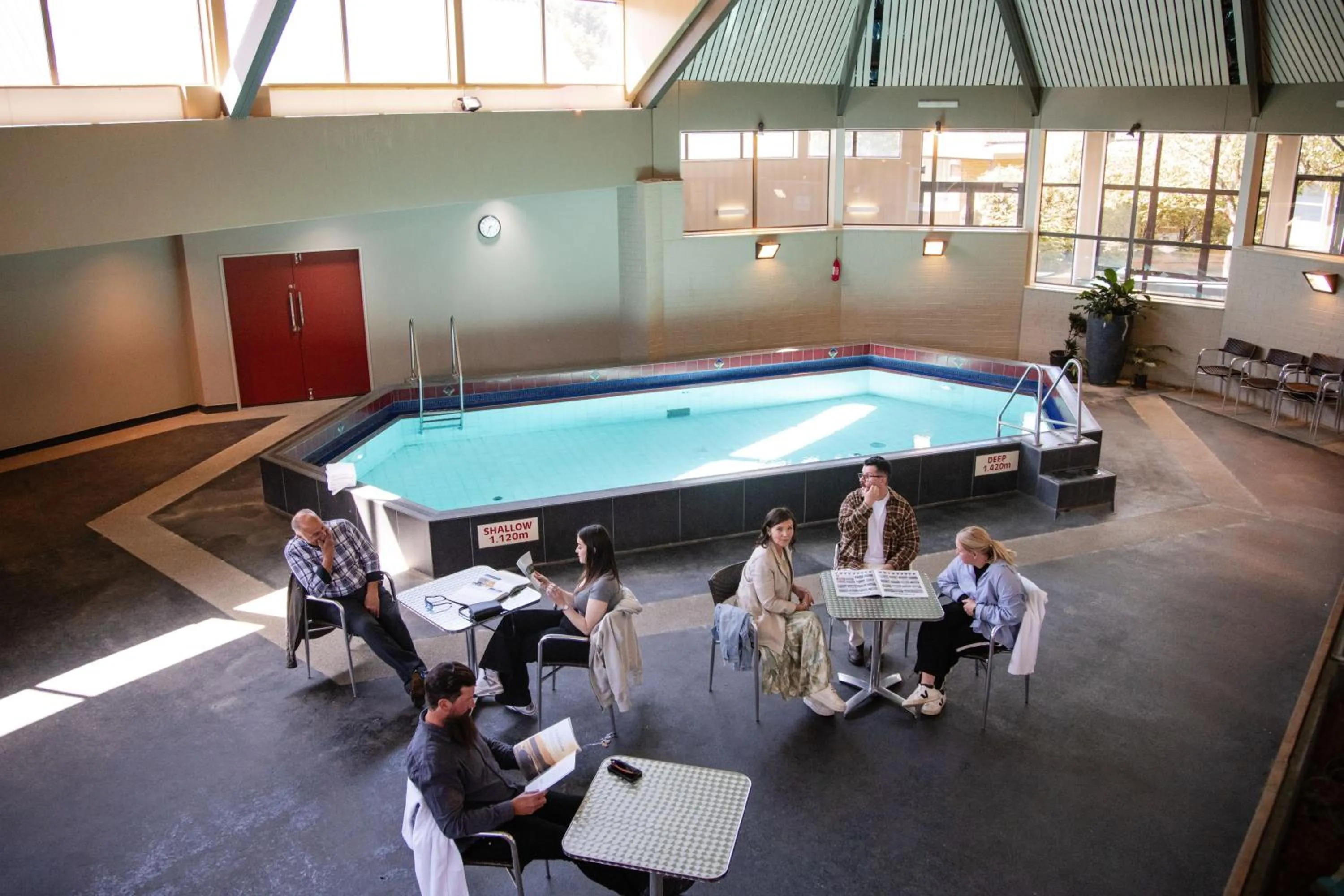 Swimming pool in Ascot Park Hotel